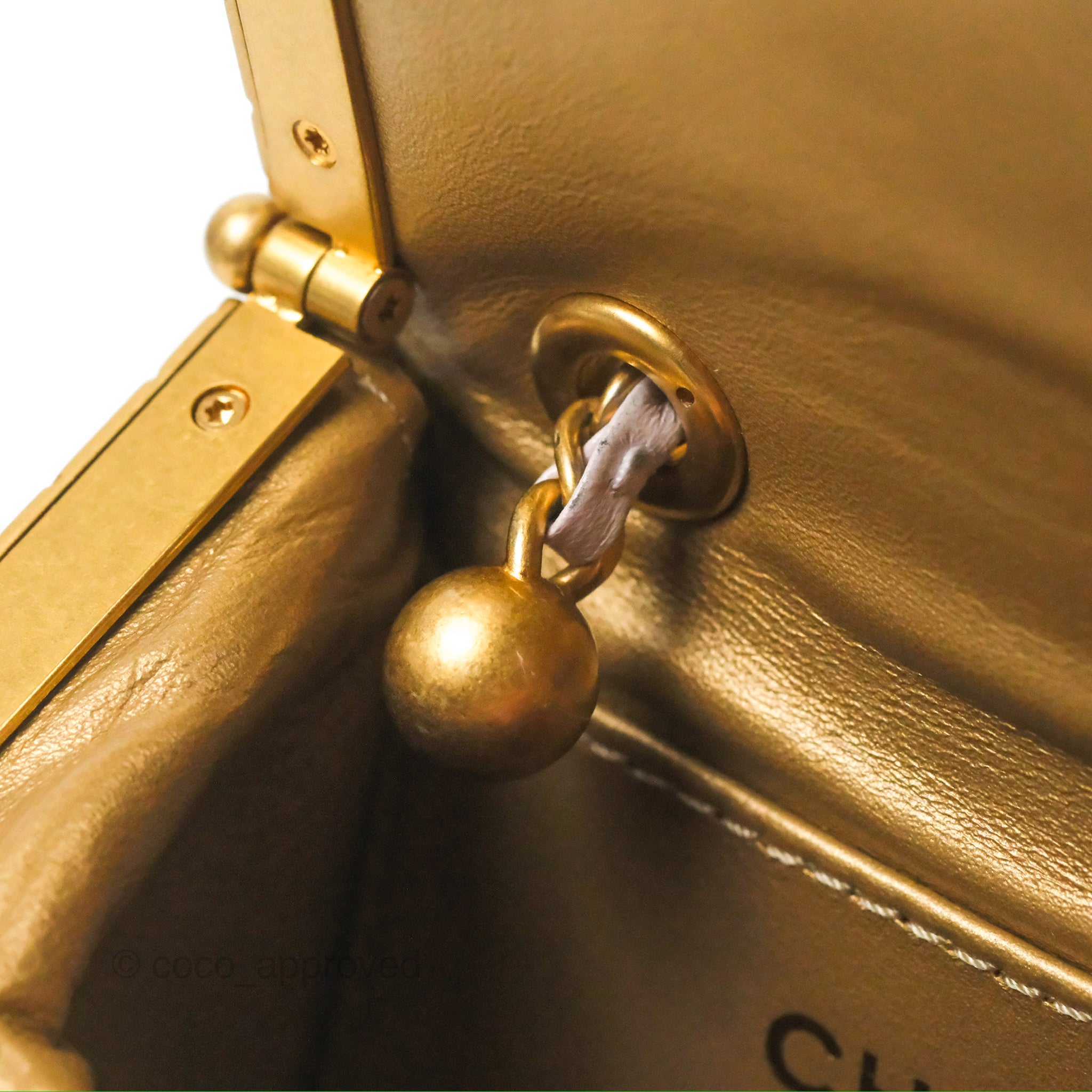 Chanel Kiss Lock Mini Vanity Pink Lambskin Gold Hardware – Coco