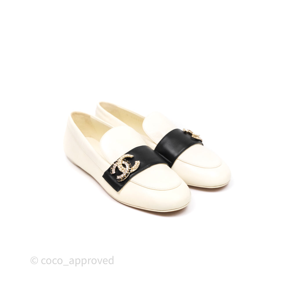 Chanel CC White/Black Loafers Size 37