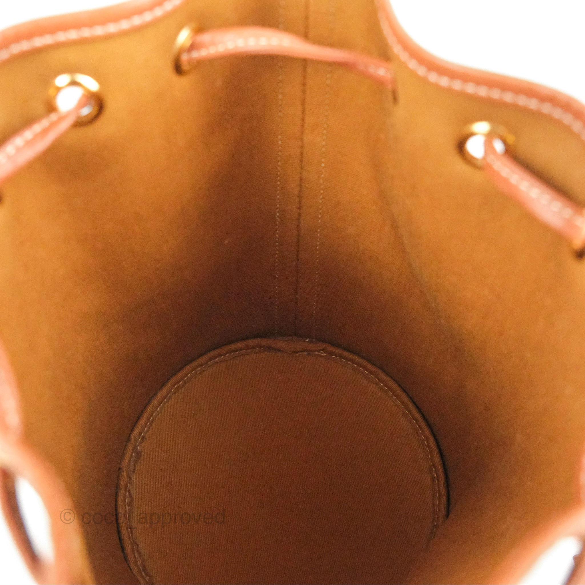 SMALL DRAWSTRING BAG IN TRIOMPHE CANVAS AND CALFSKIN - TAN