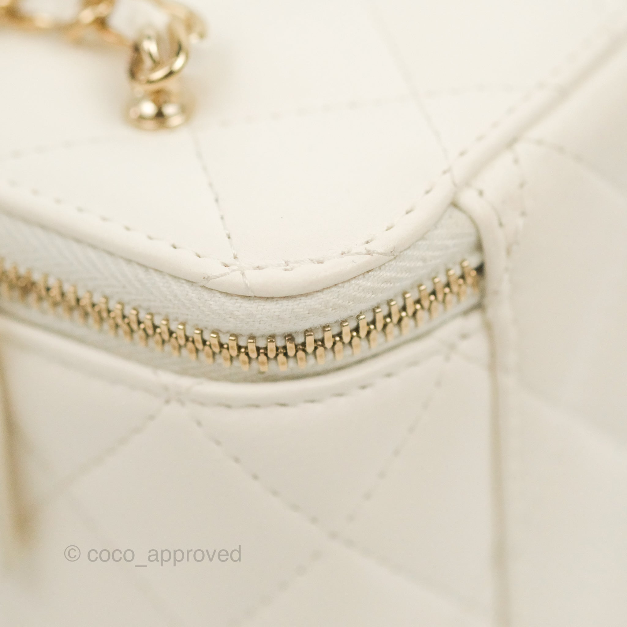 Chanel Round Mini Vanity with Chain in White Grained Calfskin LGHW – Brands  Lover