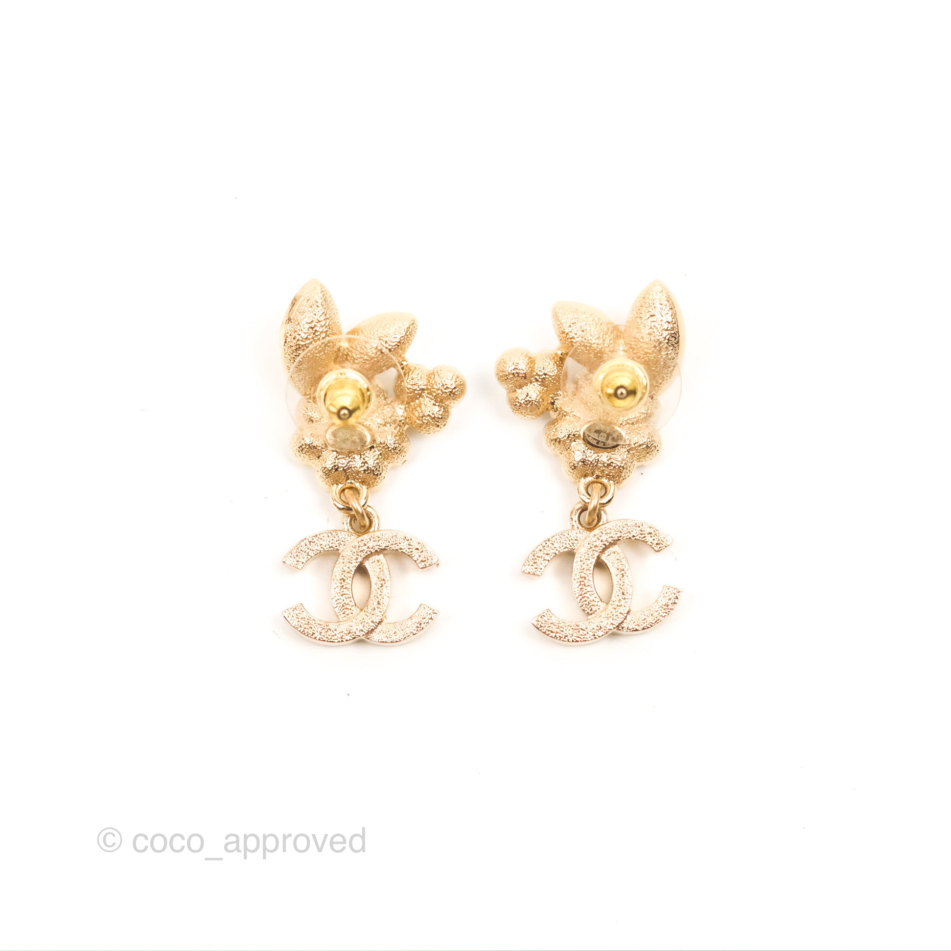 Chanel Crystal Pearl CC Flower Pendant Earrings Gold Tone 22K – Coco  Approved Studio