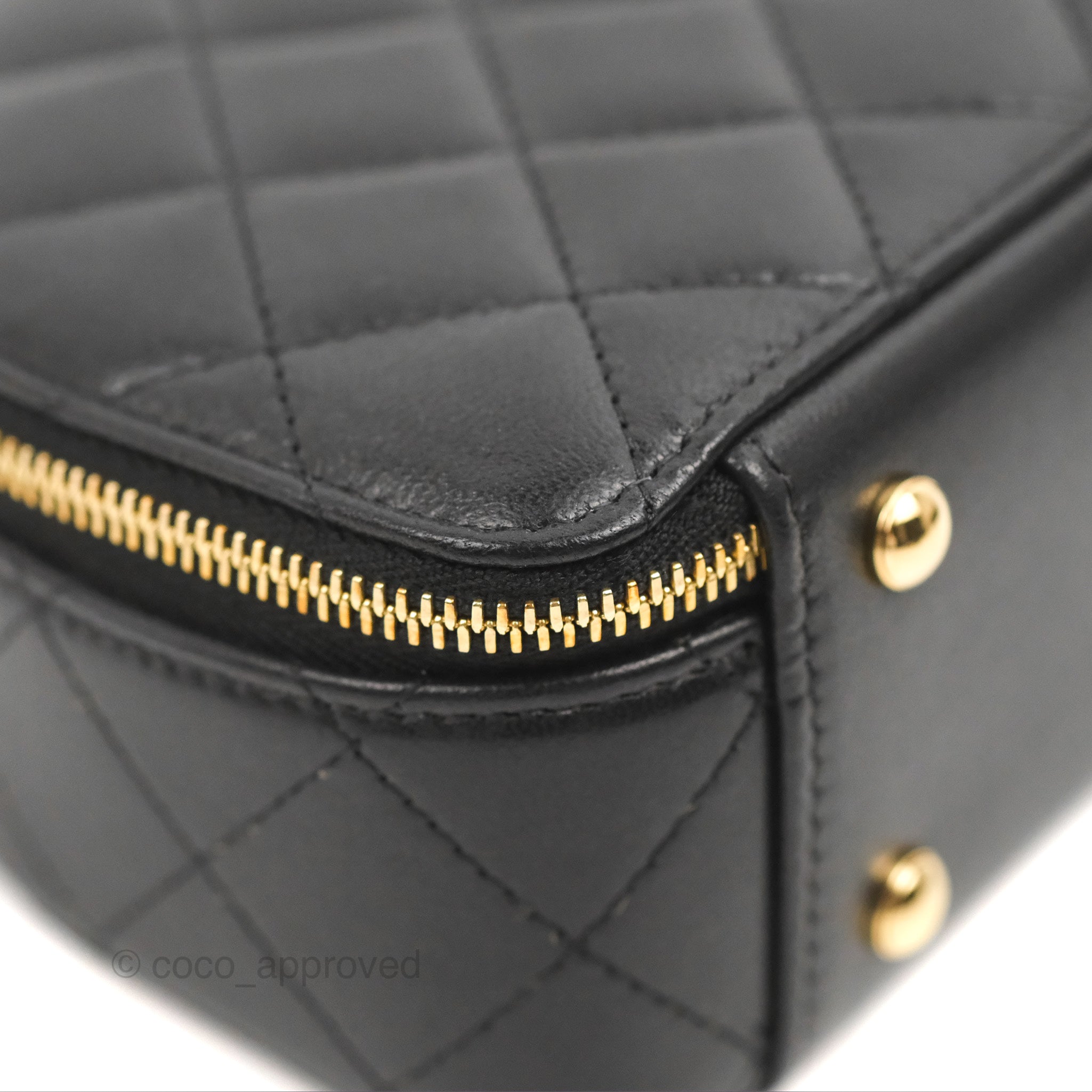 Chanel Black Quilted Lambskin And Gold Metal Flap Clutch With Chain Gold  Hardware, 2022 Available For Immediate Sale At Sotheby's