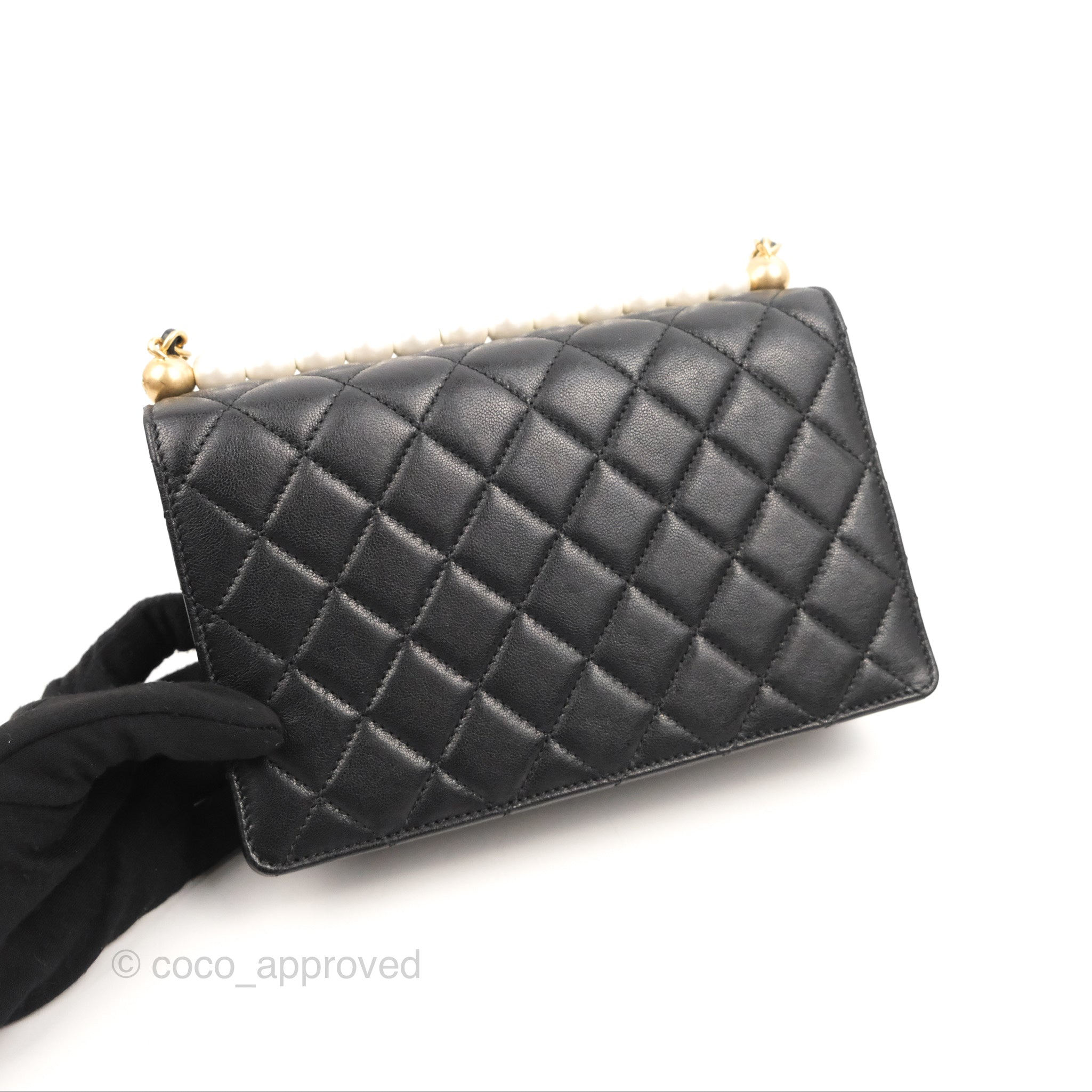 pearl chanel purse black
