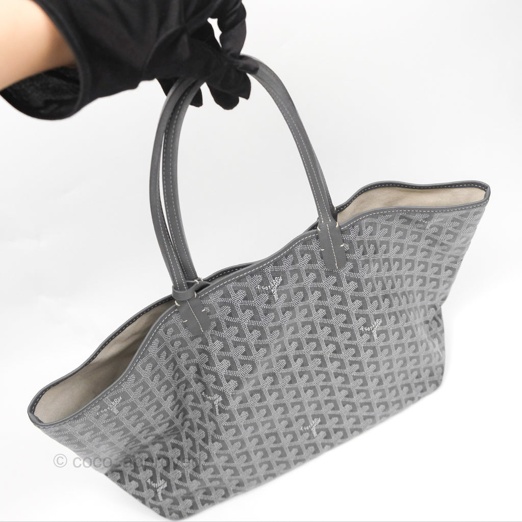 Goyard St Louis Tote PM ⁣⁣⁣⁣⁣⁣⁣⁣⁣⁣⁣⁣⁣⁣⁣⁣⁣⁣⁣⁣Grey