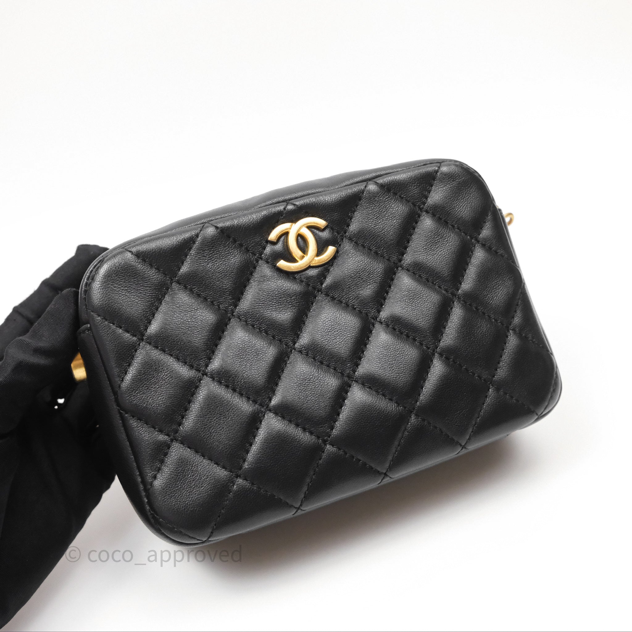 Chanel Quilted CC Pearl Crush Camera Case Black Lambskin Gold