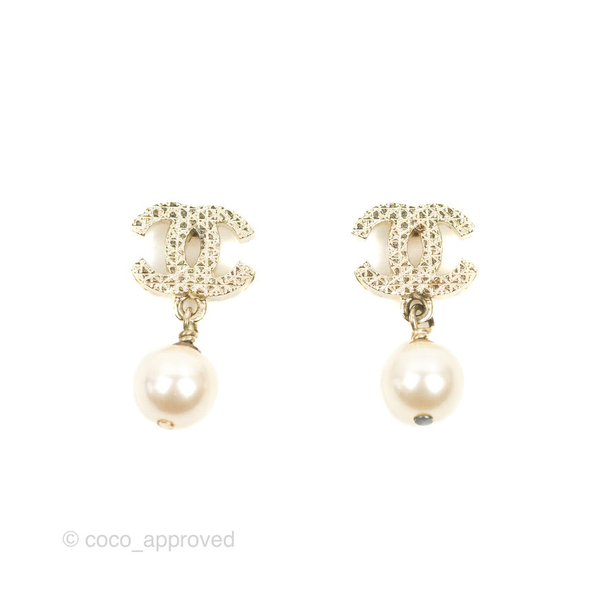 Chanel CC Pearl Drop Earrings Gold 13V
