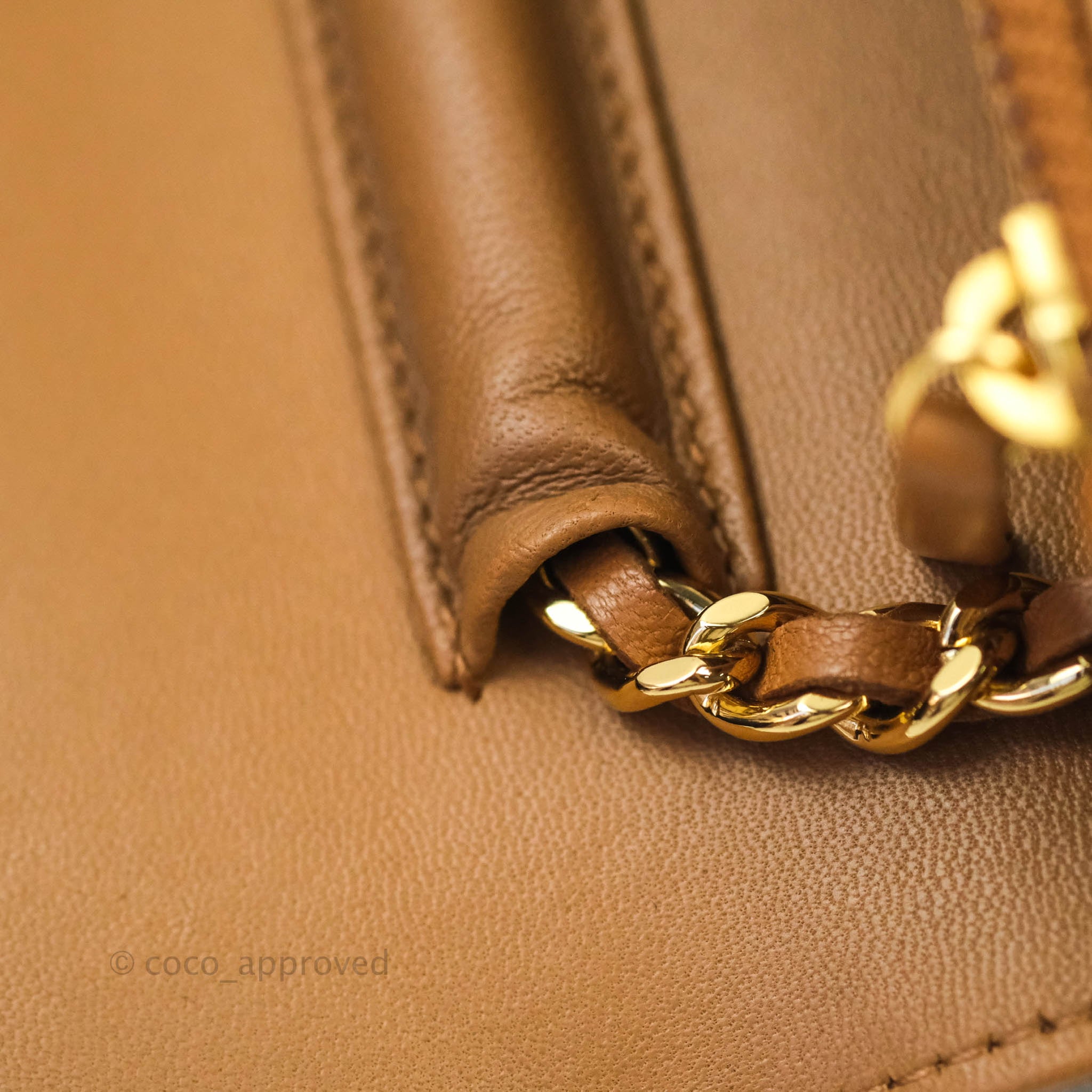 04C8CA46-D257-48BE-9D92-