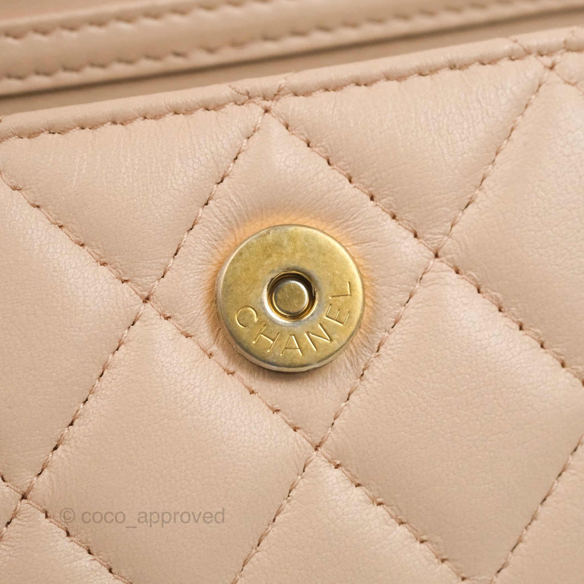 Chanel pink lambskin mini case bag with pearl and chain strap Leather  ref.352091 - Joli Closet