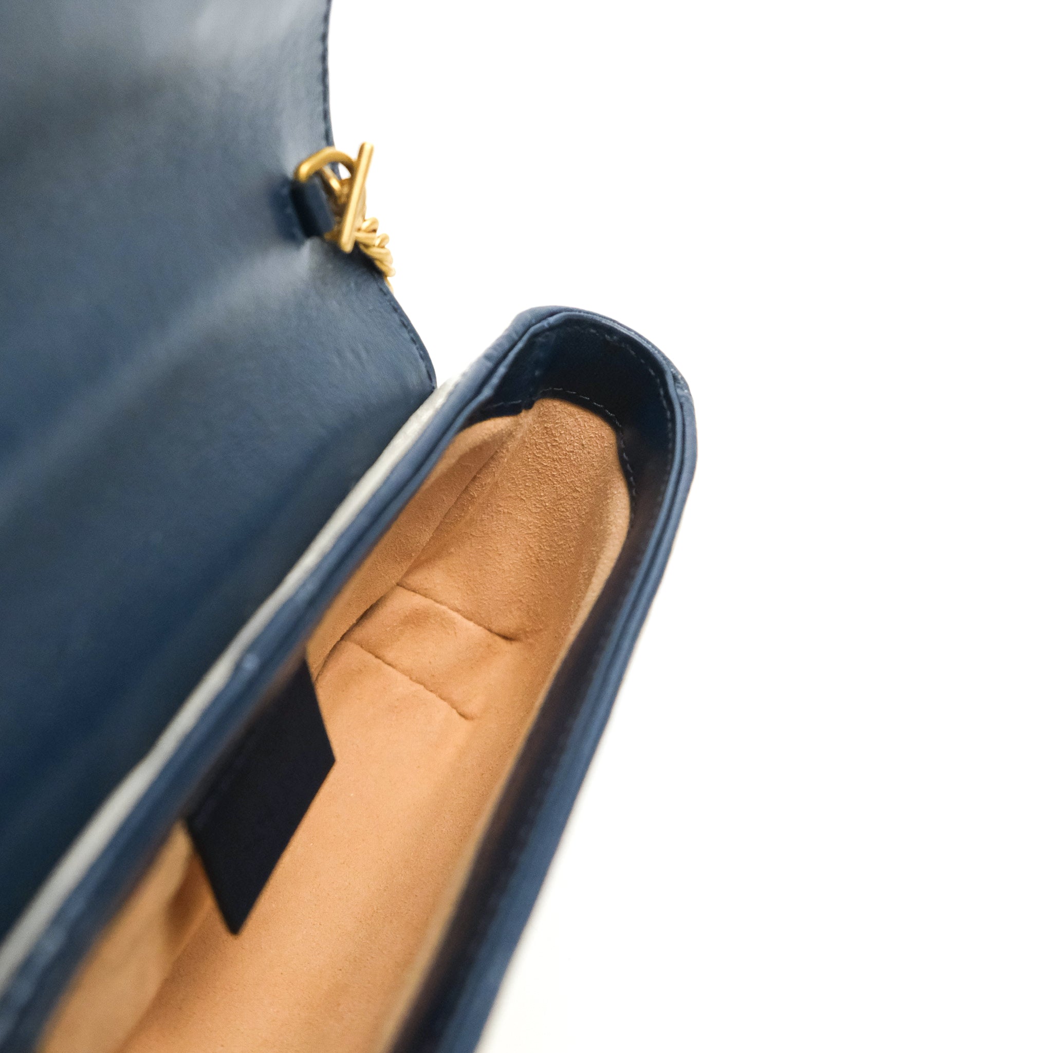 New Summer Bag: White GG Marmont Matelassé Leather Super Mini Bag