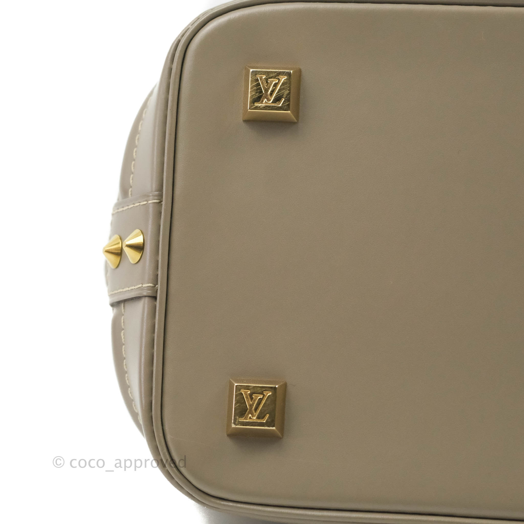 Louis Vuitton Verone Suhali Leather Lockit PM Bag - Yoogi's Closet