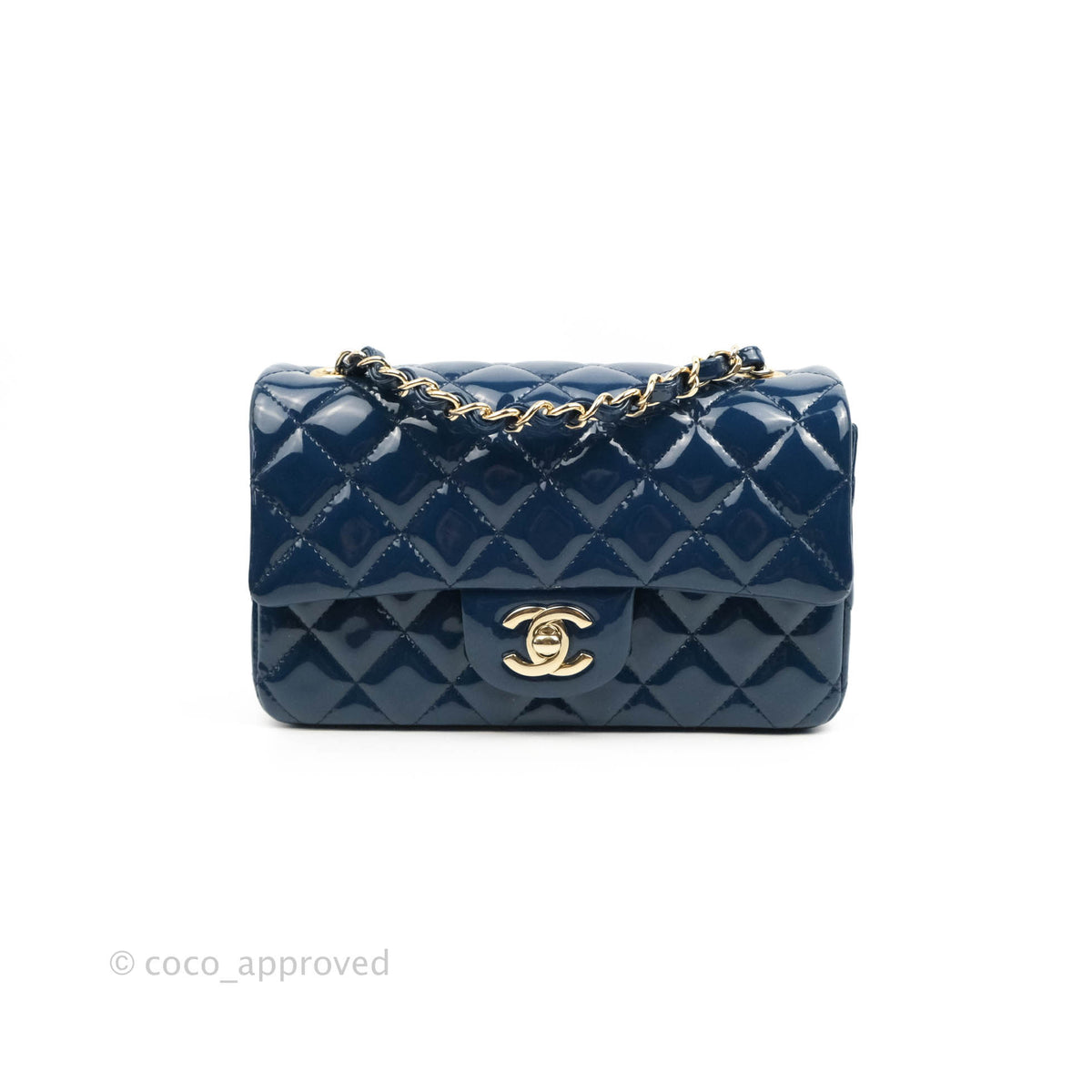 Chanel Timeless Classic mini bag Blue Navy blue Gold hardware Leather  Patent leather ref.446741 - Joli Closet