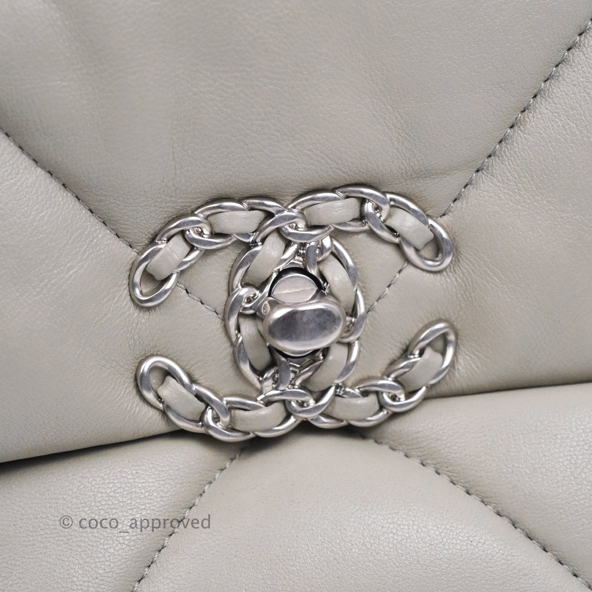 Chanel 19 Small Grey Mixed Hardware 22C – Coco Approved Studio