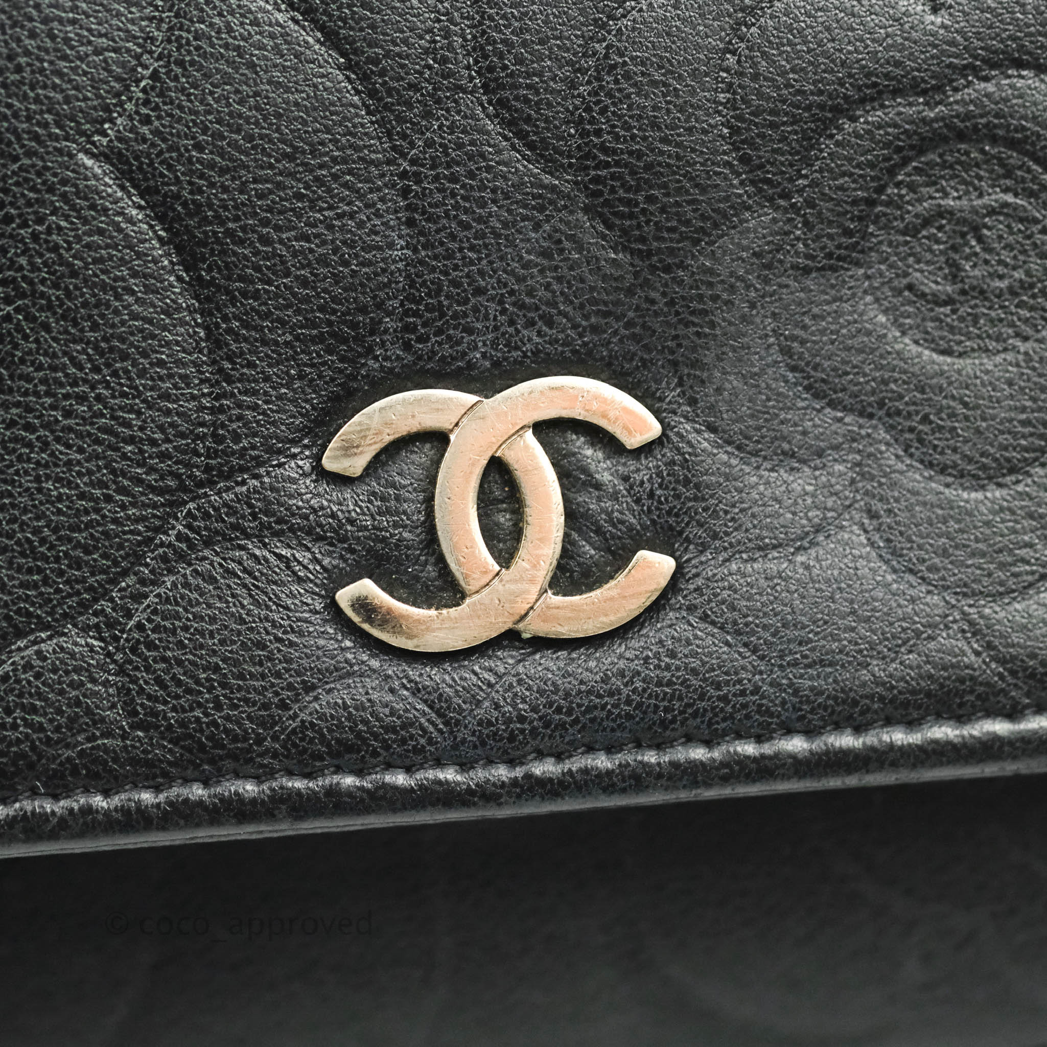 Vintage and Musthaves. Chanel black WOC wallet on chain bag, caviar GHW  VM221154