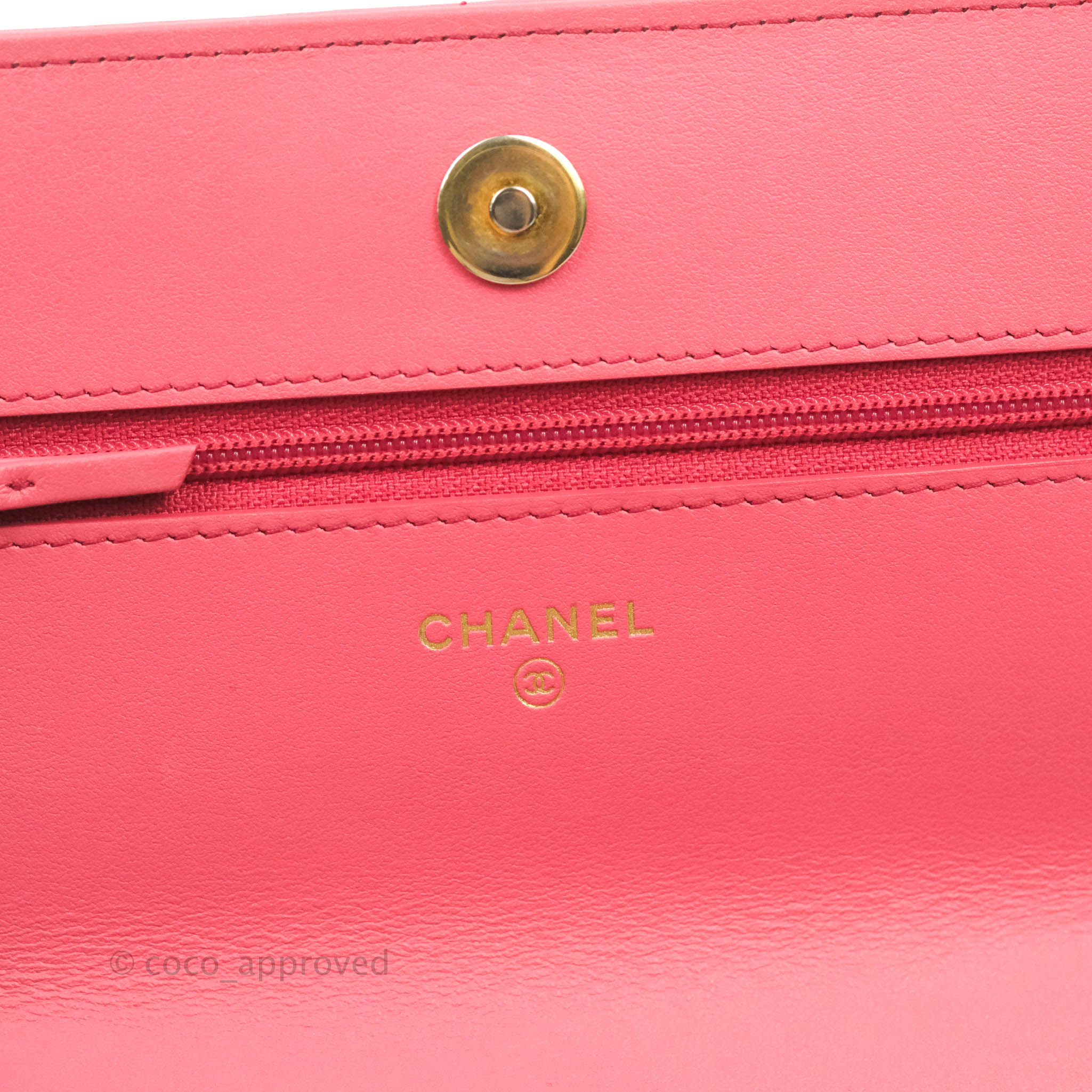 Chanel 19 Interlocking CC Logo Wallet - Pink Wallets, Accessories -  CHA924586