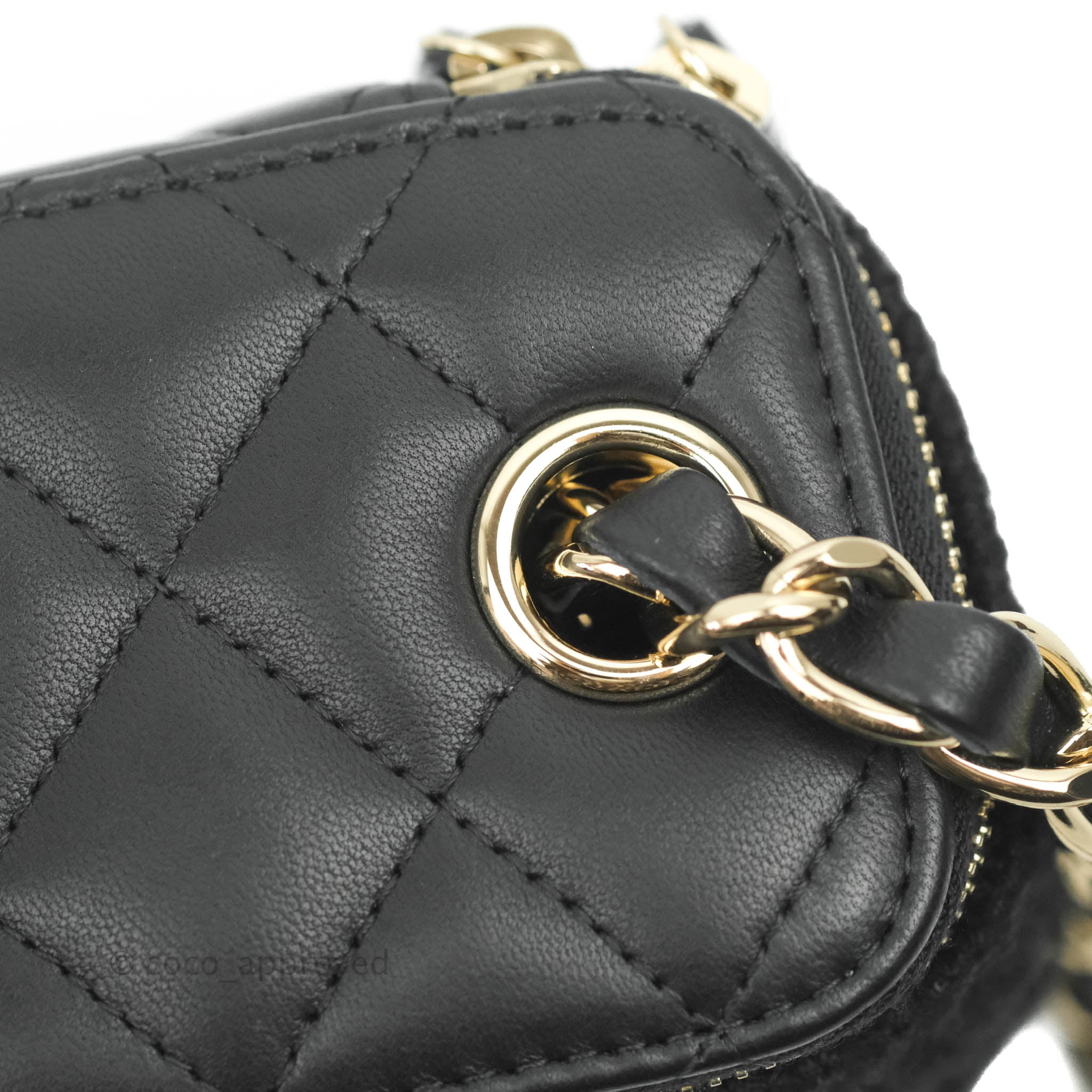 CHANEL black leather Timeless CLASSIC MEDIUM Flap Shoulder Bag at 1stDibs