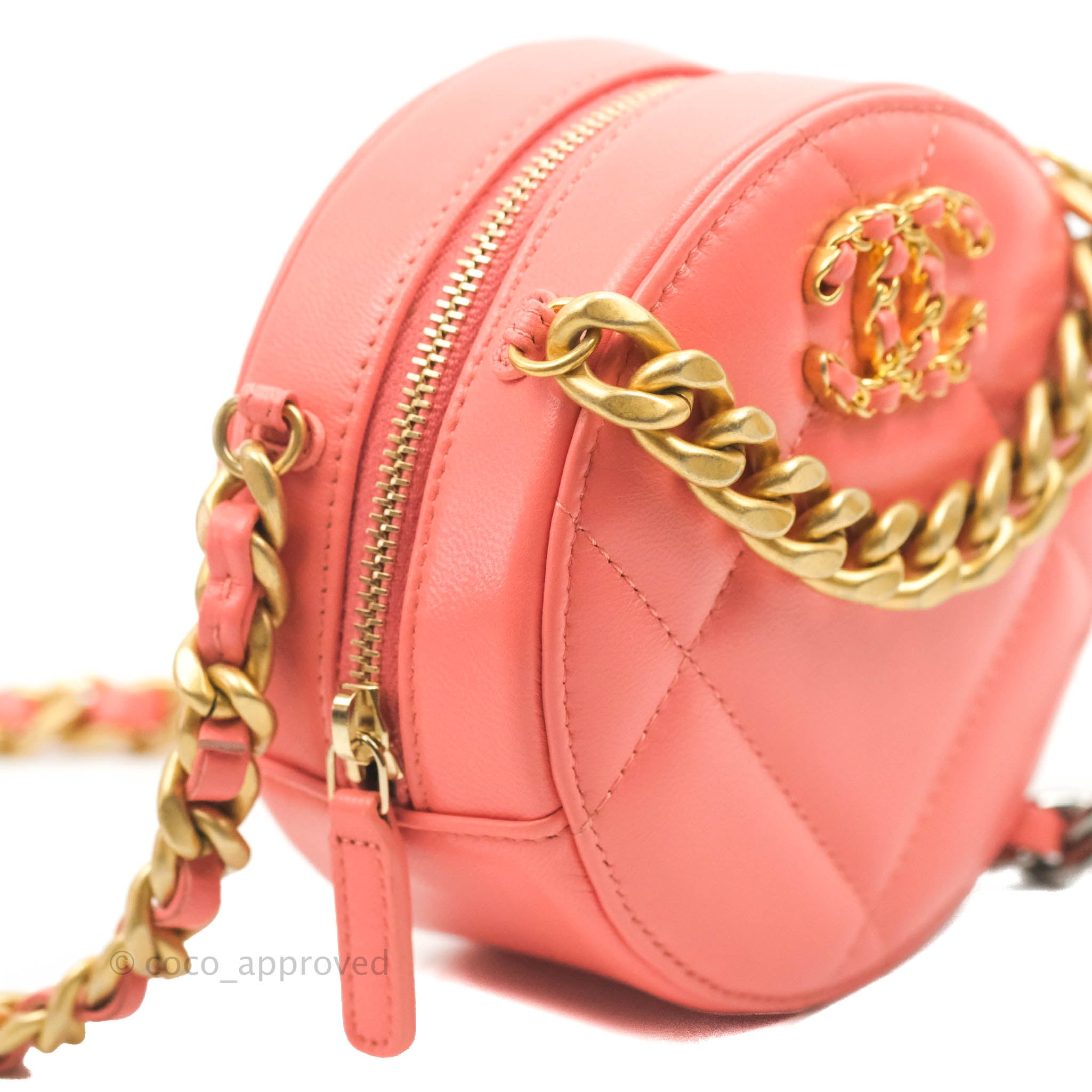 Chanel 19 Round Clutch With Chain Coral Pink Mixed Hardware – Coco Approved  Studio