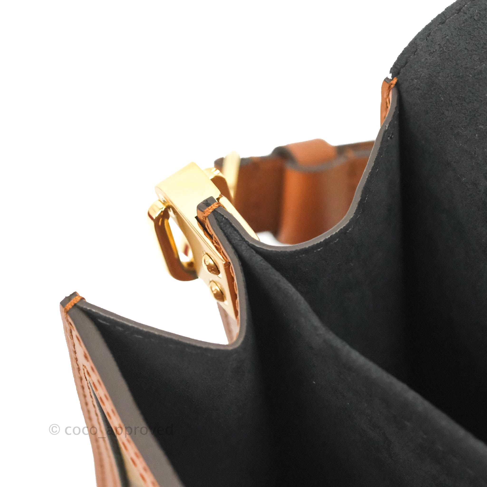 Dauphine cloth mini bag Louis Vuitton Beige in Cloth - 27242329