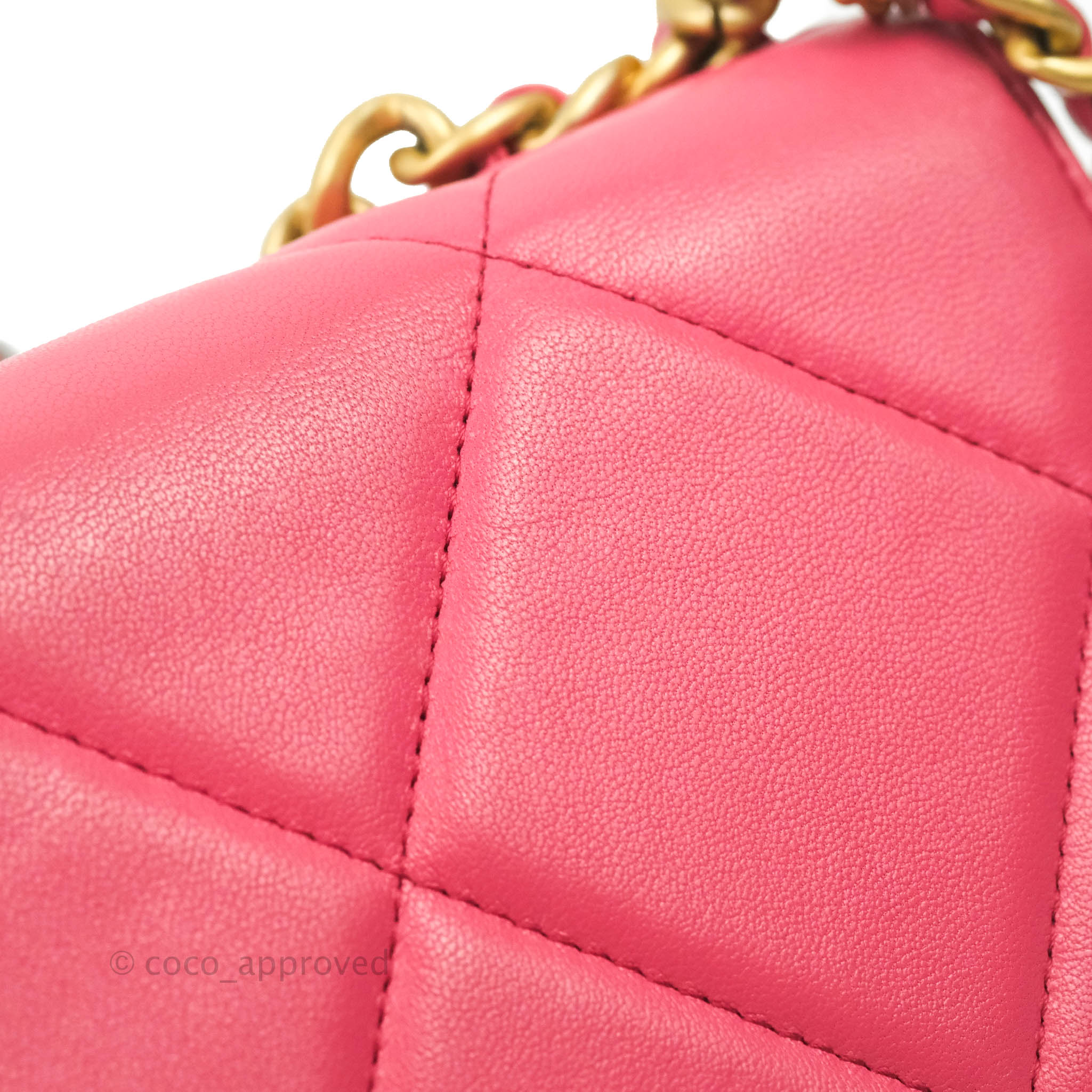 Chanel 19 leather wallet Chanel Pink in Leather - 21014909