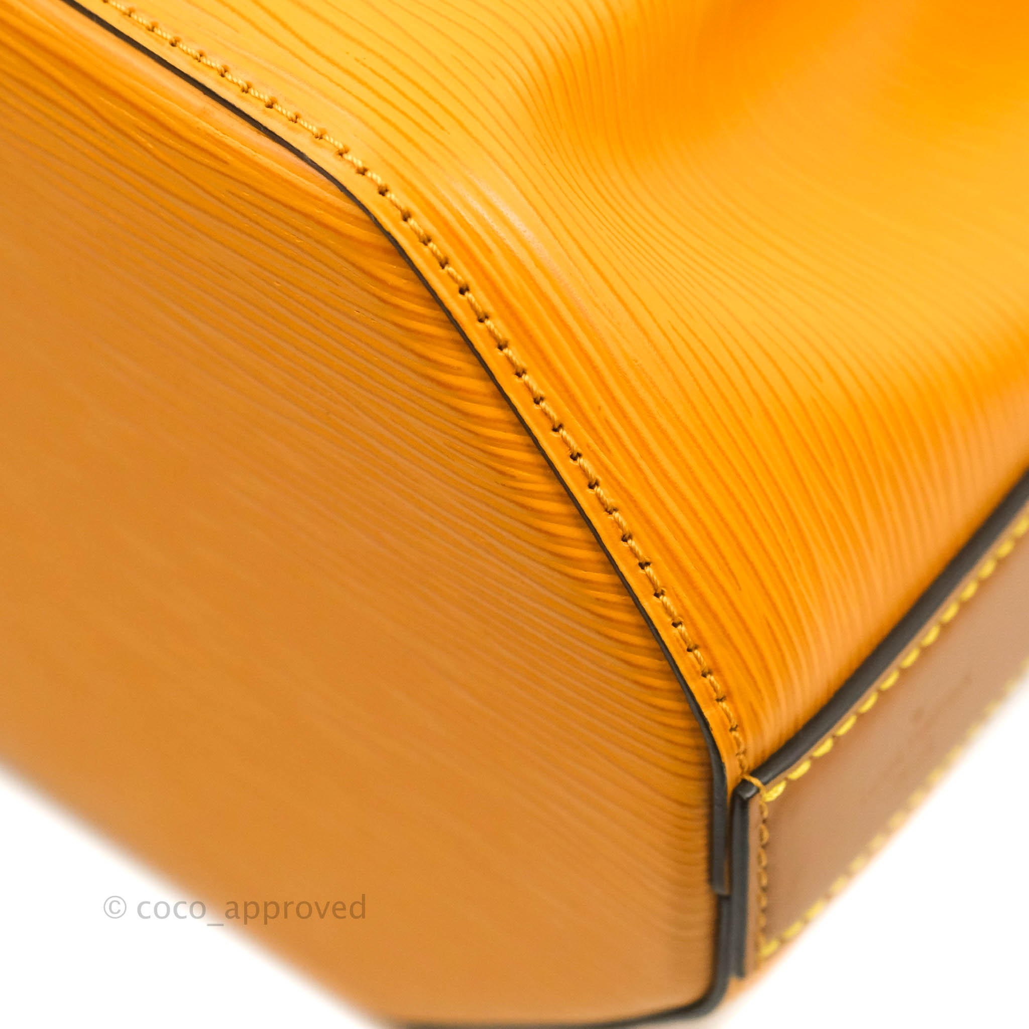 Louis Vuitton Twist Bucket Bag Epi Leather Gold 533831