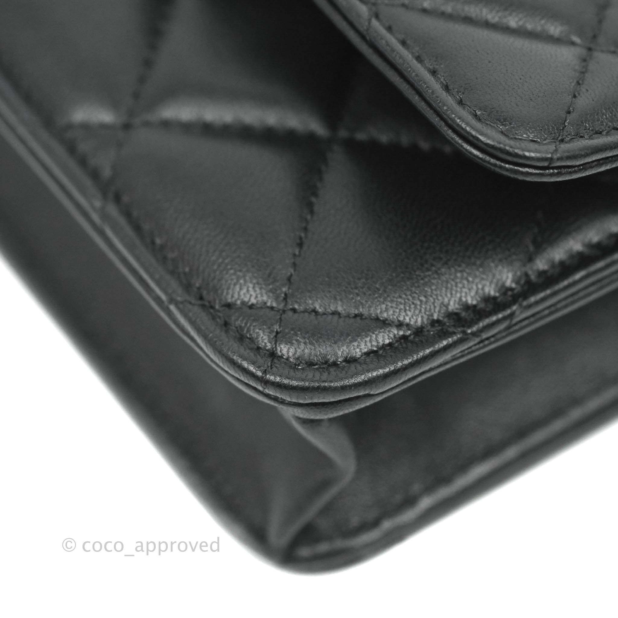 Classic wallet on chain - Lambskin & silver-tone metal, black