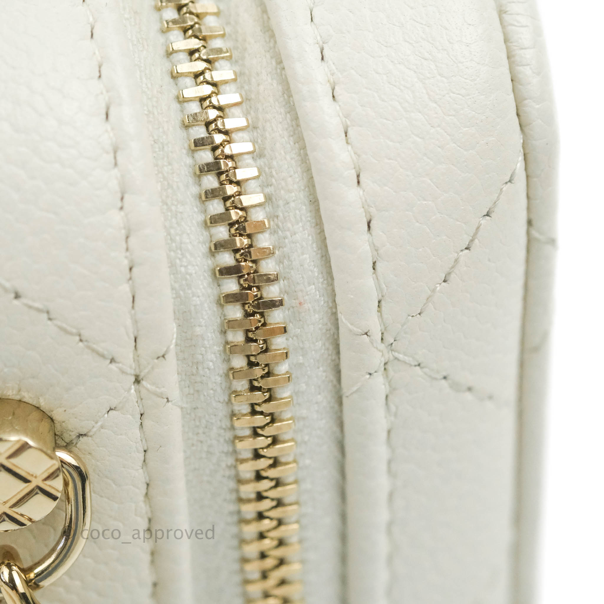 Chanel Quilted Top Handle Vanity White Caviar Gold Hardware – Coco Approved  Studio