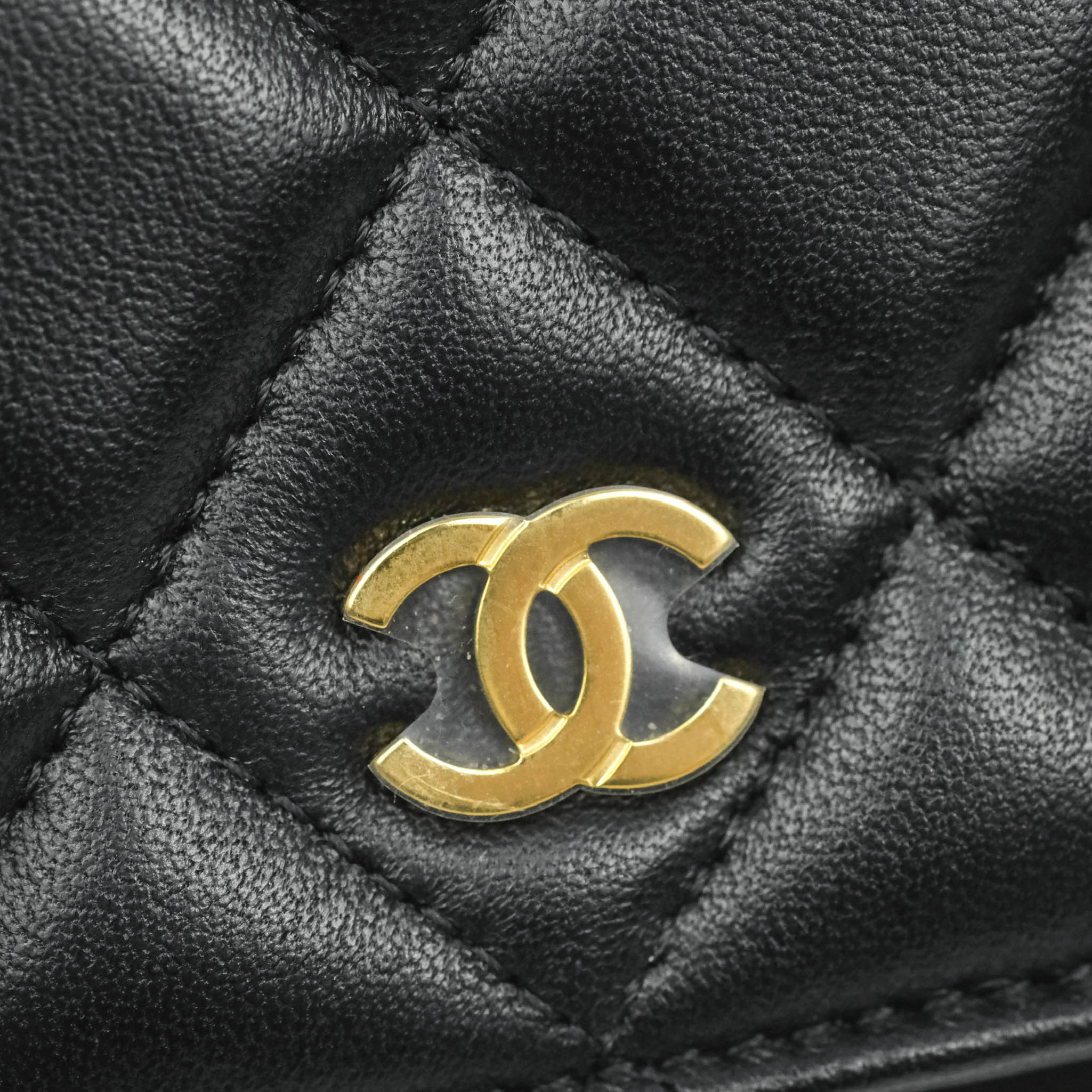 Wallet on chain - Lambskin & gold-tone metal, black — Fashion | CHANEL