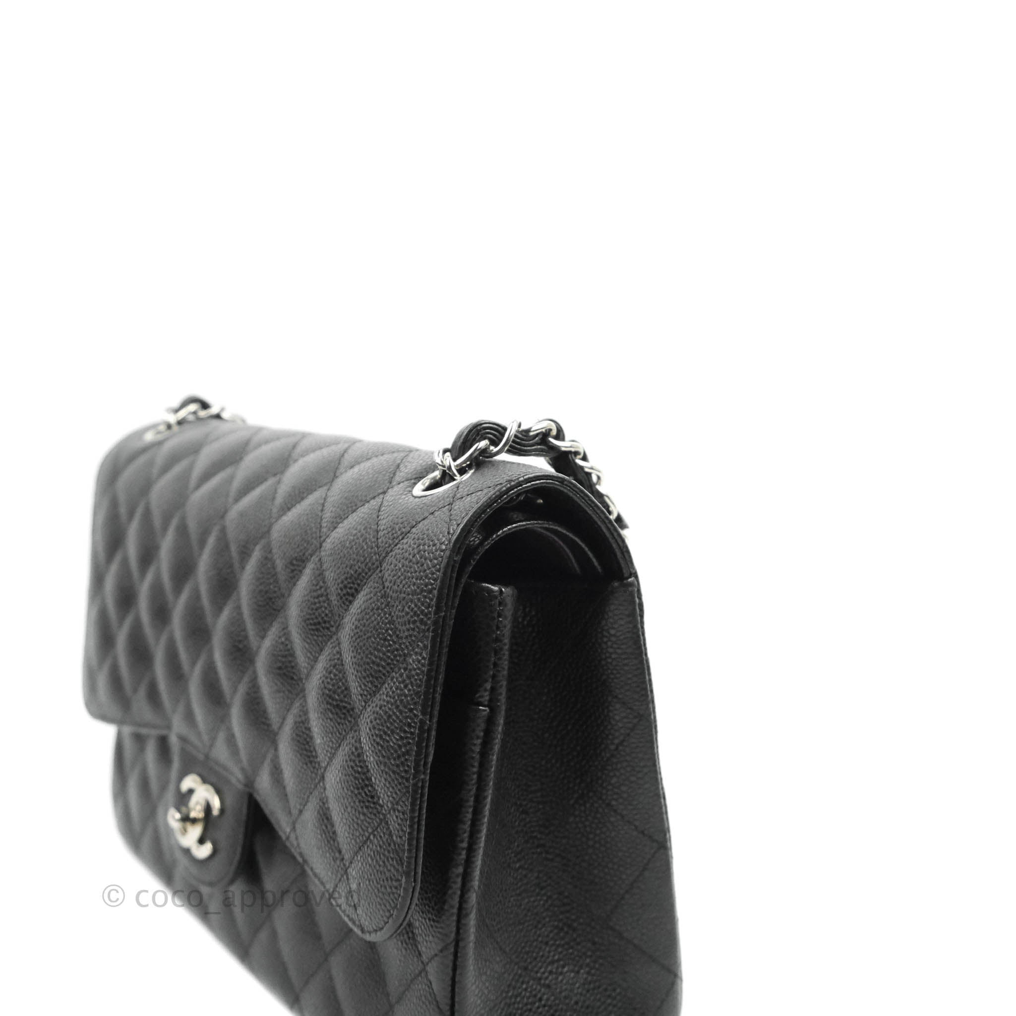 chanel black classic jumbo bag