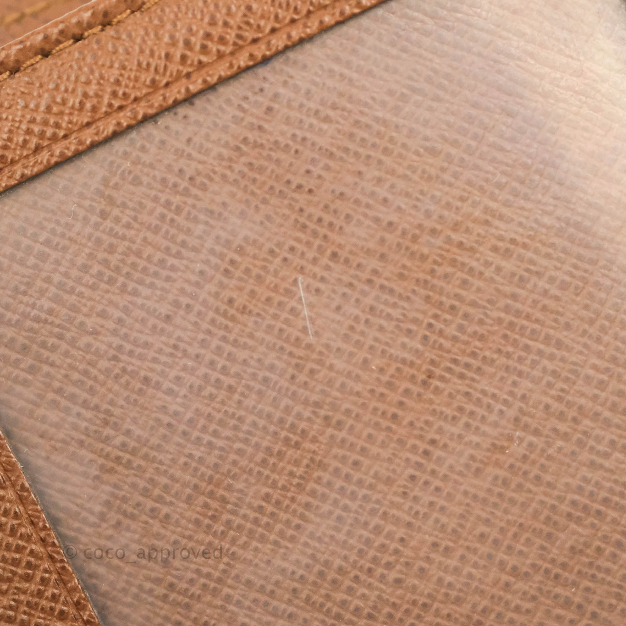 Louis Vuitton Pen Beige Leather ref.976985 - Joli Closet