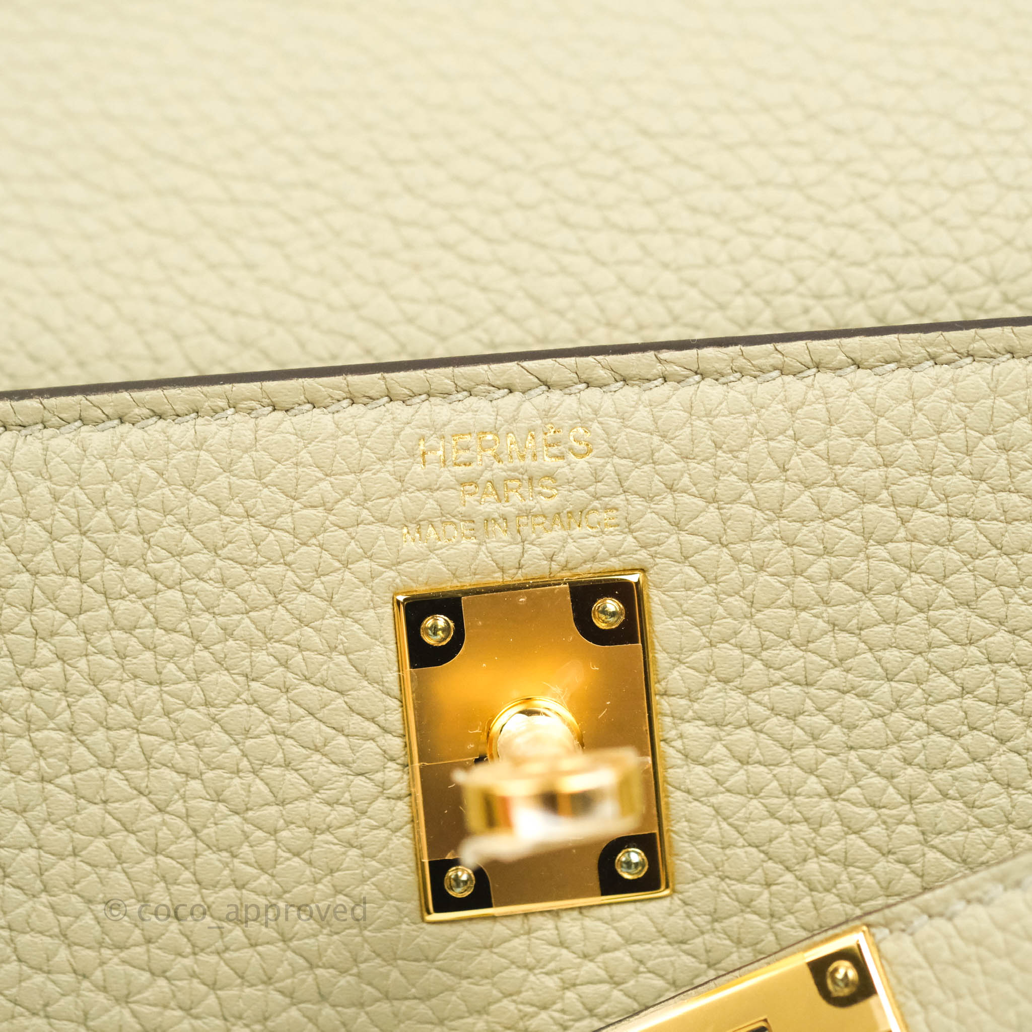 Hermès Kelly 25cm Retourne Veau Togo 8F Etain Gold Hardware – SukiLux