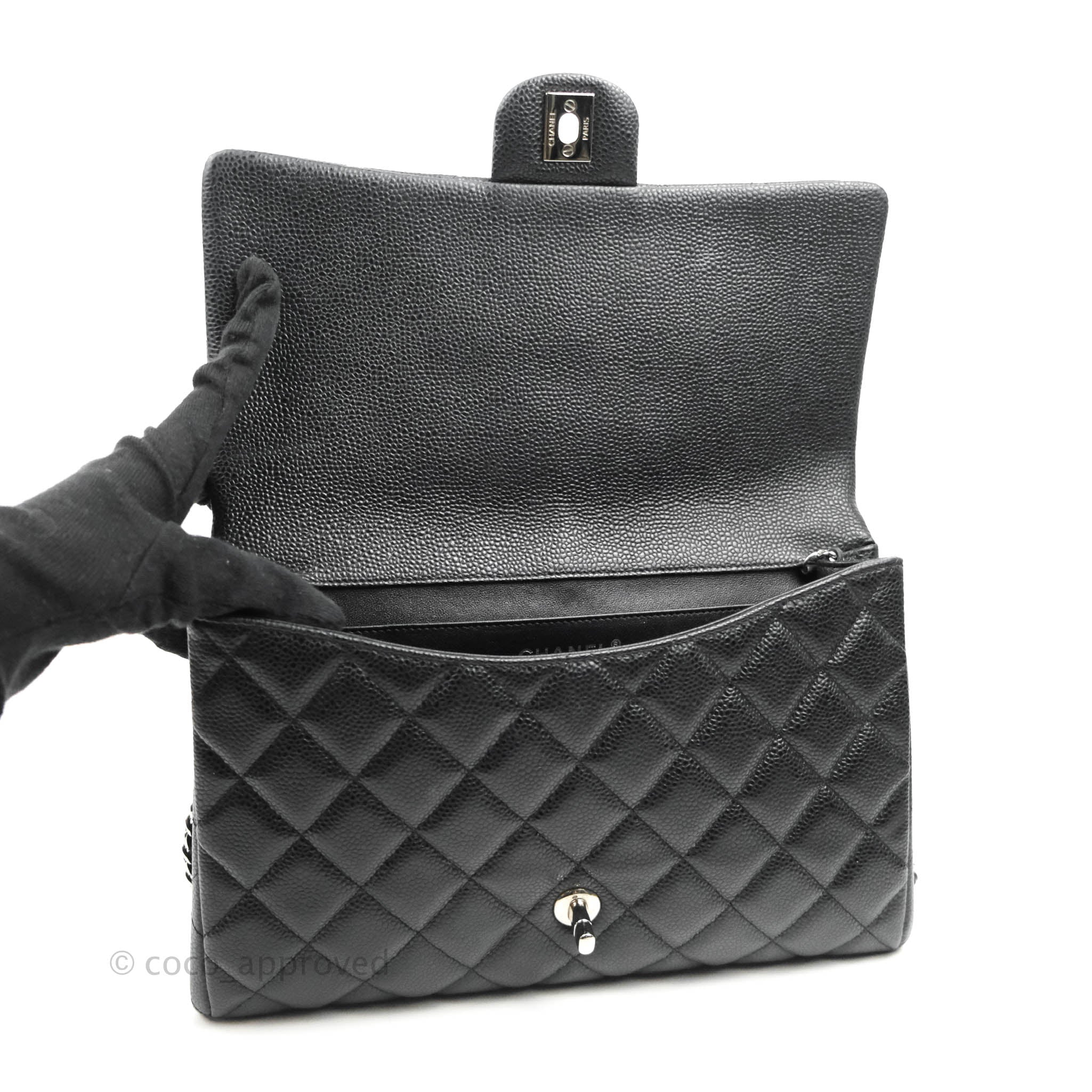 CHANEL Caviar Diamond Quilted CC Tote 2003 - 2004