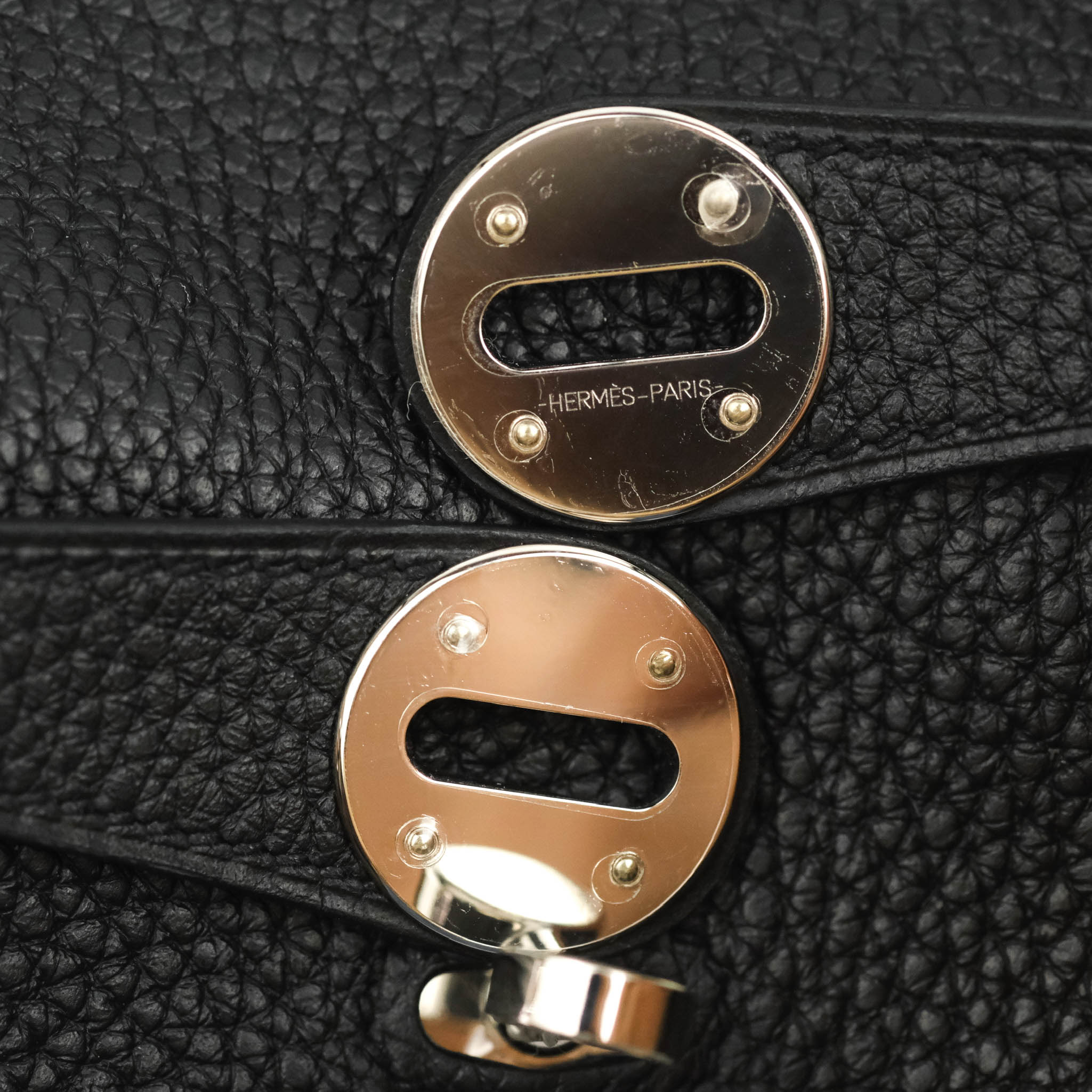 Hermes Noir Black Clemence Lindy 26 Handbag Bag – MAISON de LUXE