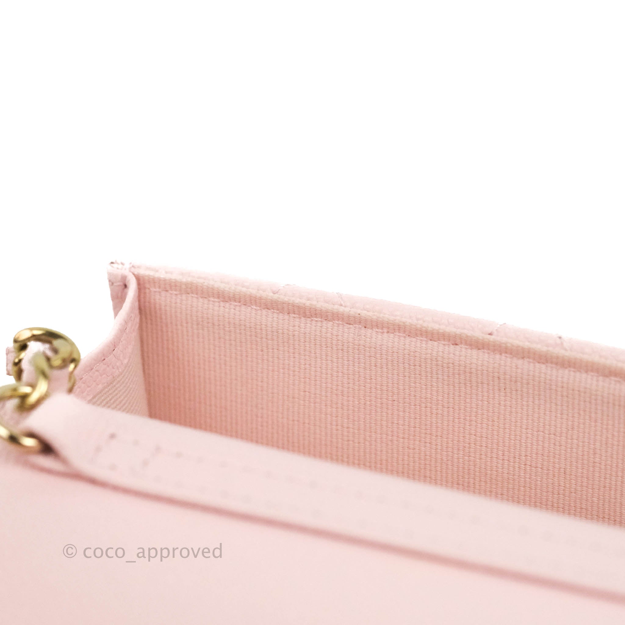 Chanel 2021-2022 Interlocking CC Logo Compact Wallet - Pink
