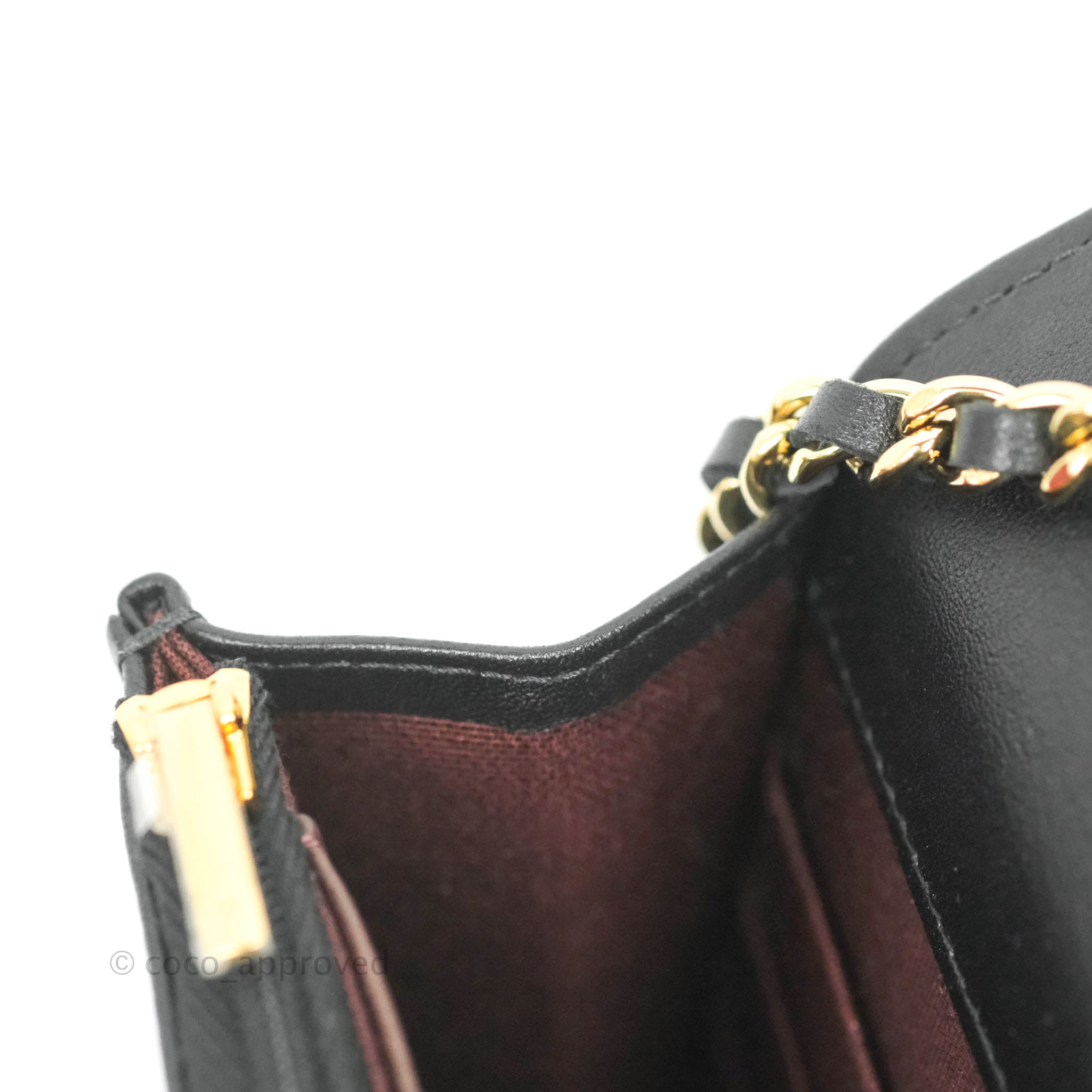 Wallet on chain - Lambskin & gold metal , black — Fashion