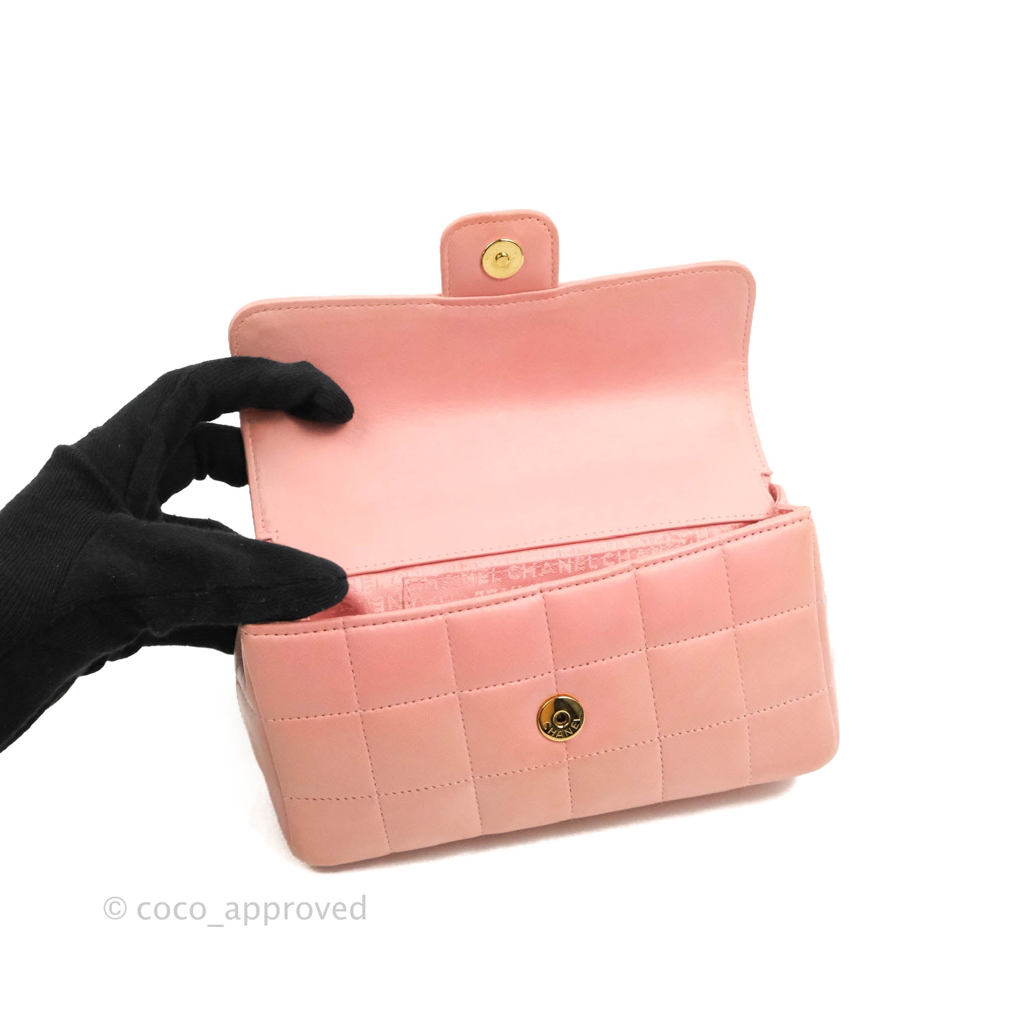 Chanel Vintage Quilted Mini Chocolate Bar Camellia Flap Pink Lambskin –  Coco Approved Studio
