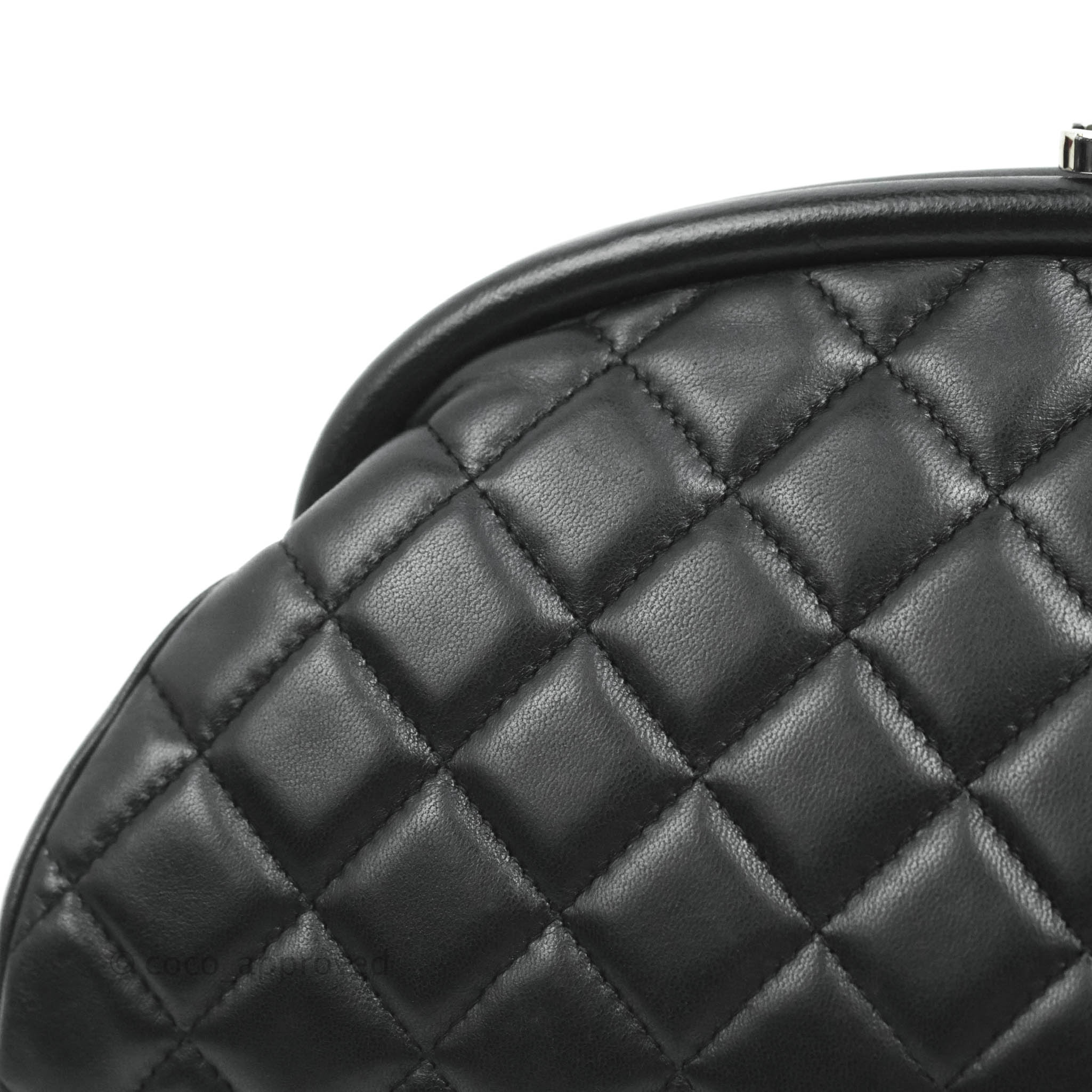 Chanel Black Small Kiss-Lock Lambskin Bag Gold-Tone Metal Leather