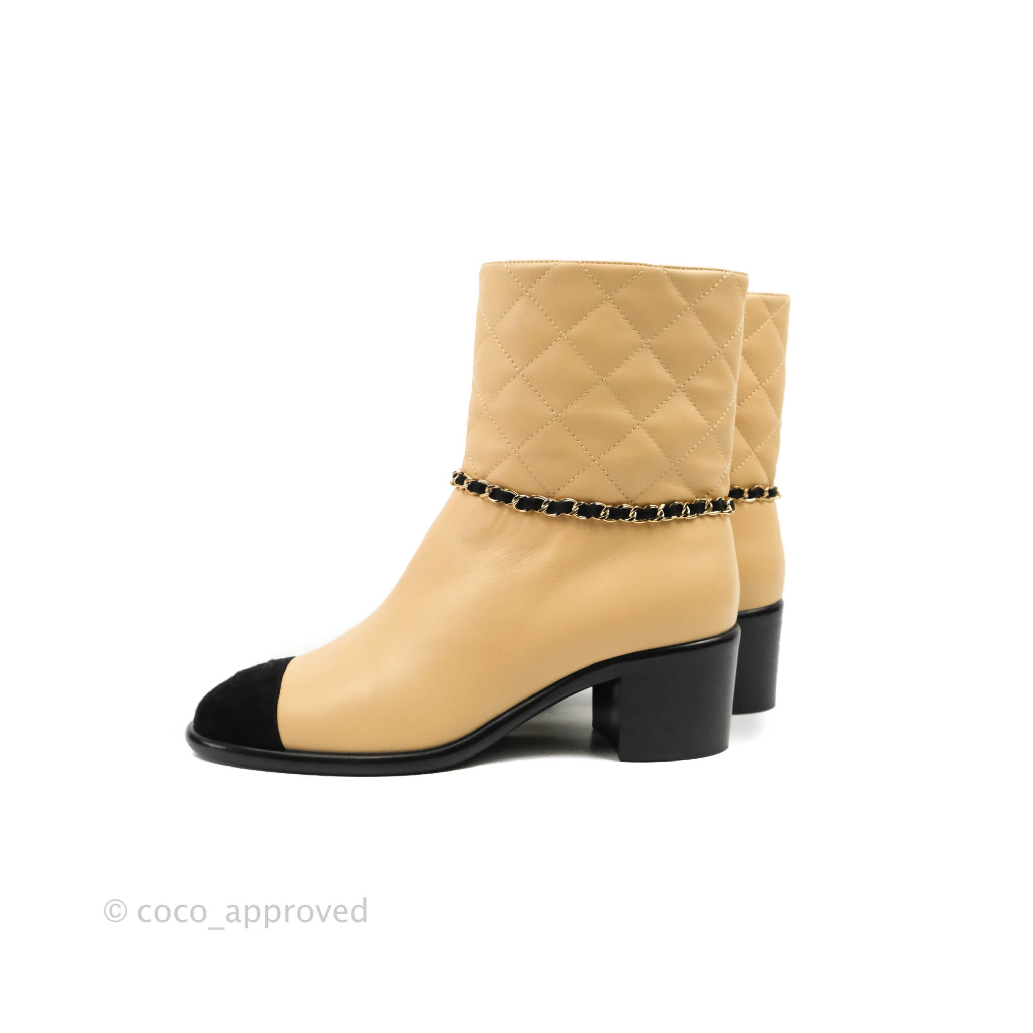 score Ekspert Pilgrim Chanel Chain Link CC Cap-toe Ankle Boots Beige Lambskin Black Suede Si –  Coco Approved Studio