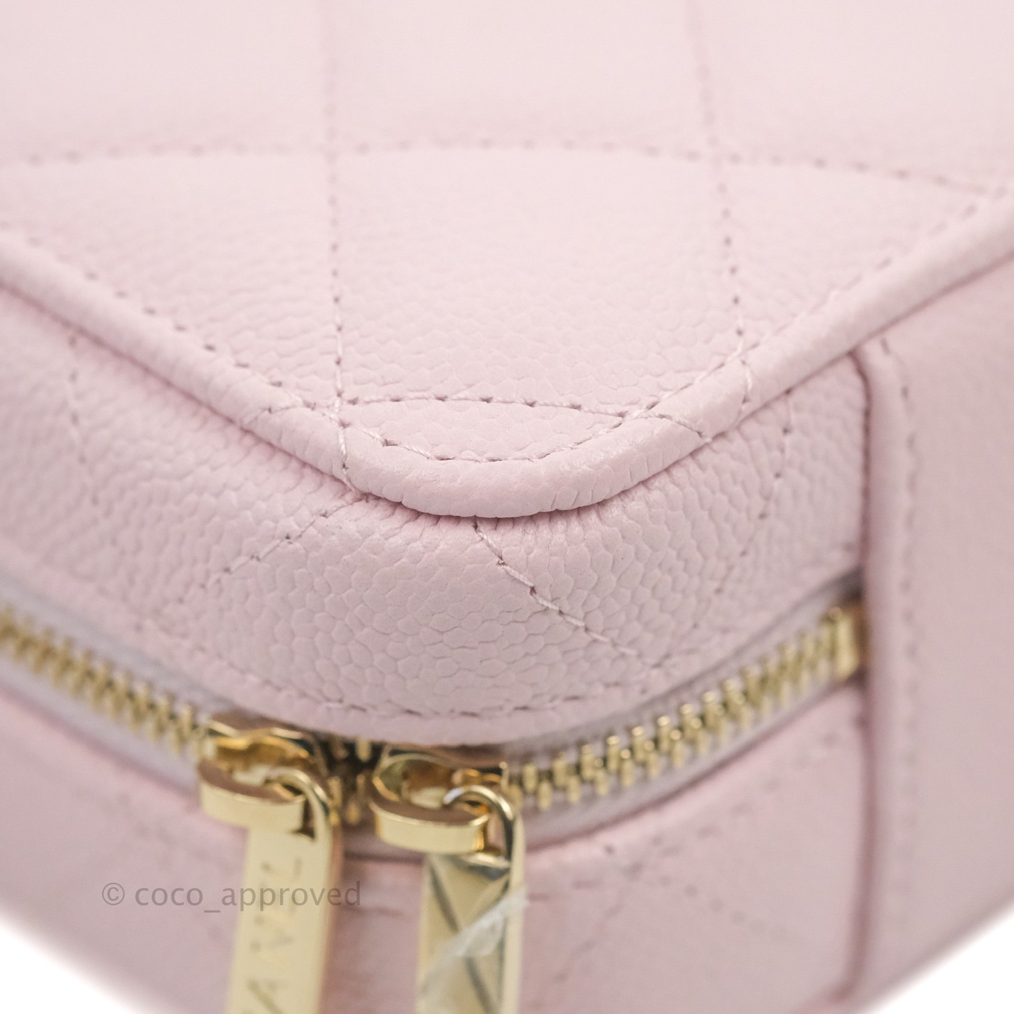 Chanel Quilted Top Handle Vanity Case Caviar Light Pink Gold Hardware –  Coco Approved Studio
