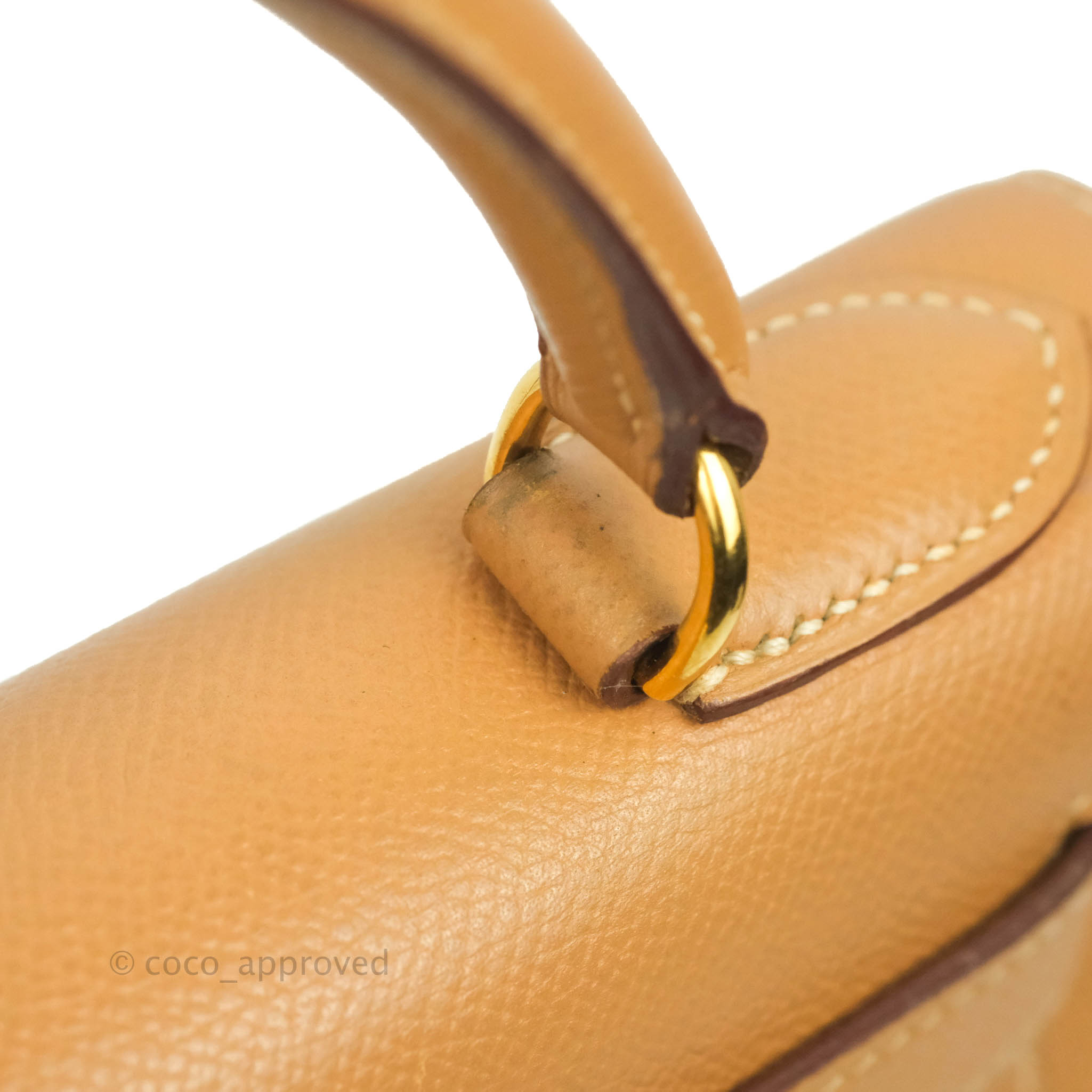 A GOLD COURCHEVEL SELLIER KELLY 28 BAG WITH GOLD HARDWARE, HERMÈS, 1994