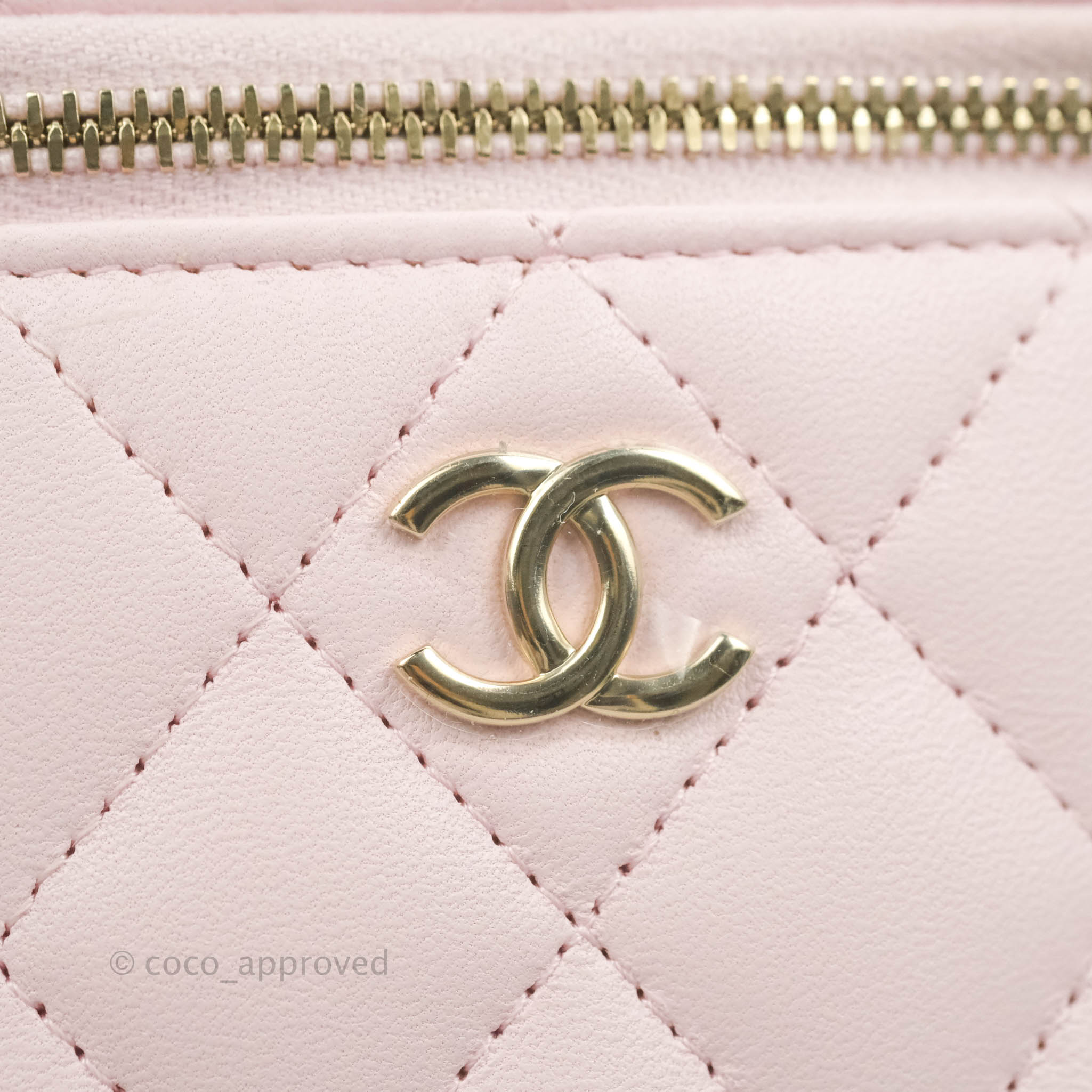 Chanel Mini Top Handle Vanity With Chain Light Pink Lambskin Gold Hard –  Coco Approved Studio