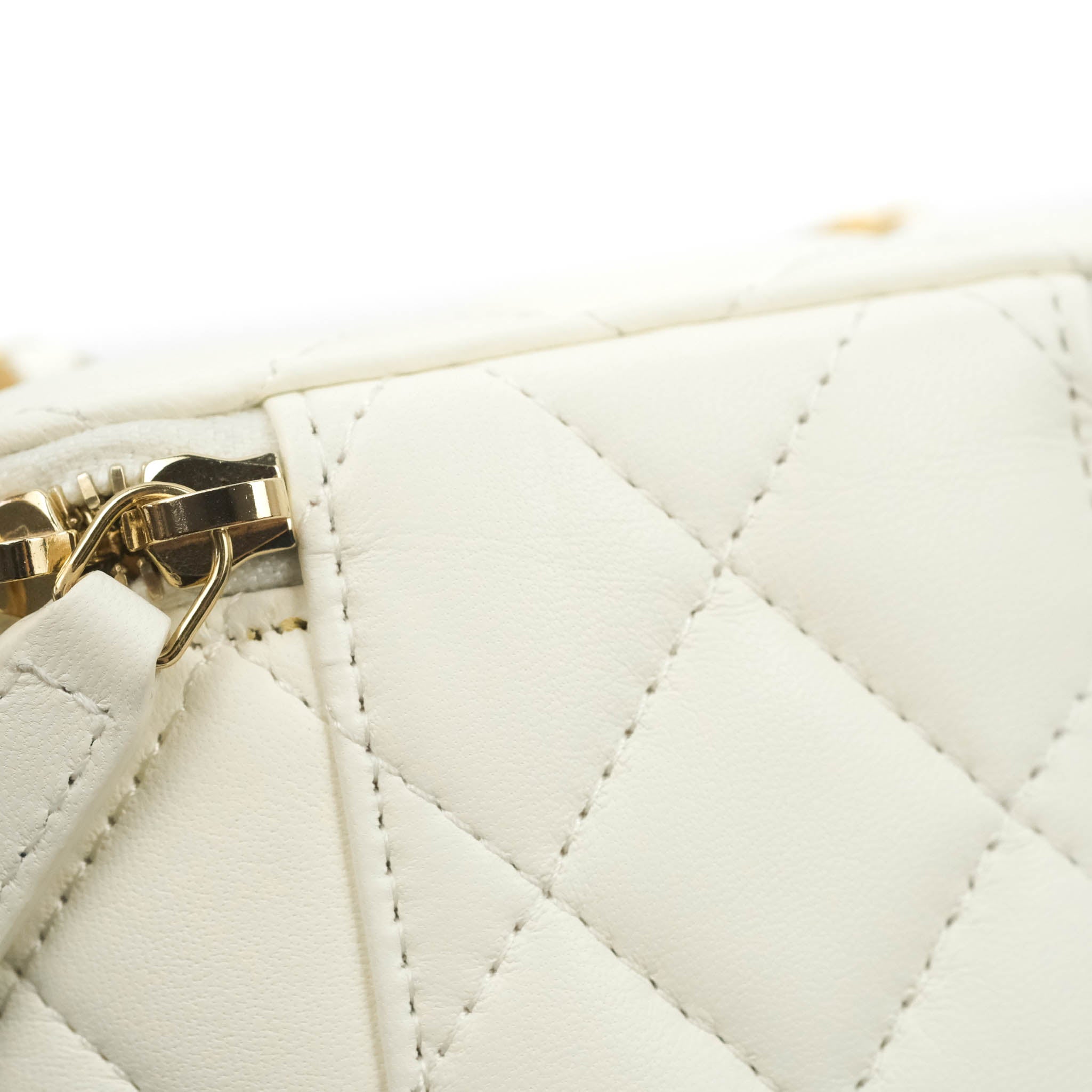 Chanel Mini Pearl Crush Vanity With Chain White Lambskin Aged Gold Har – Coco  Approved Studio