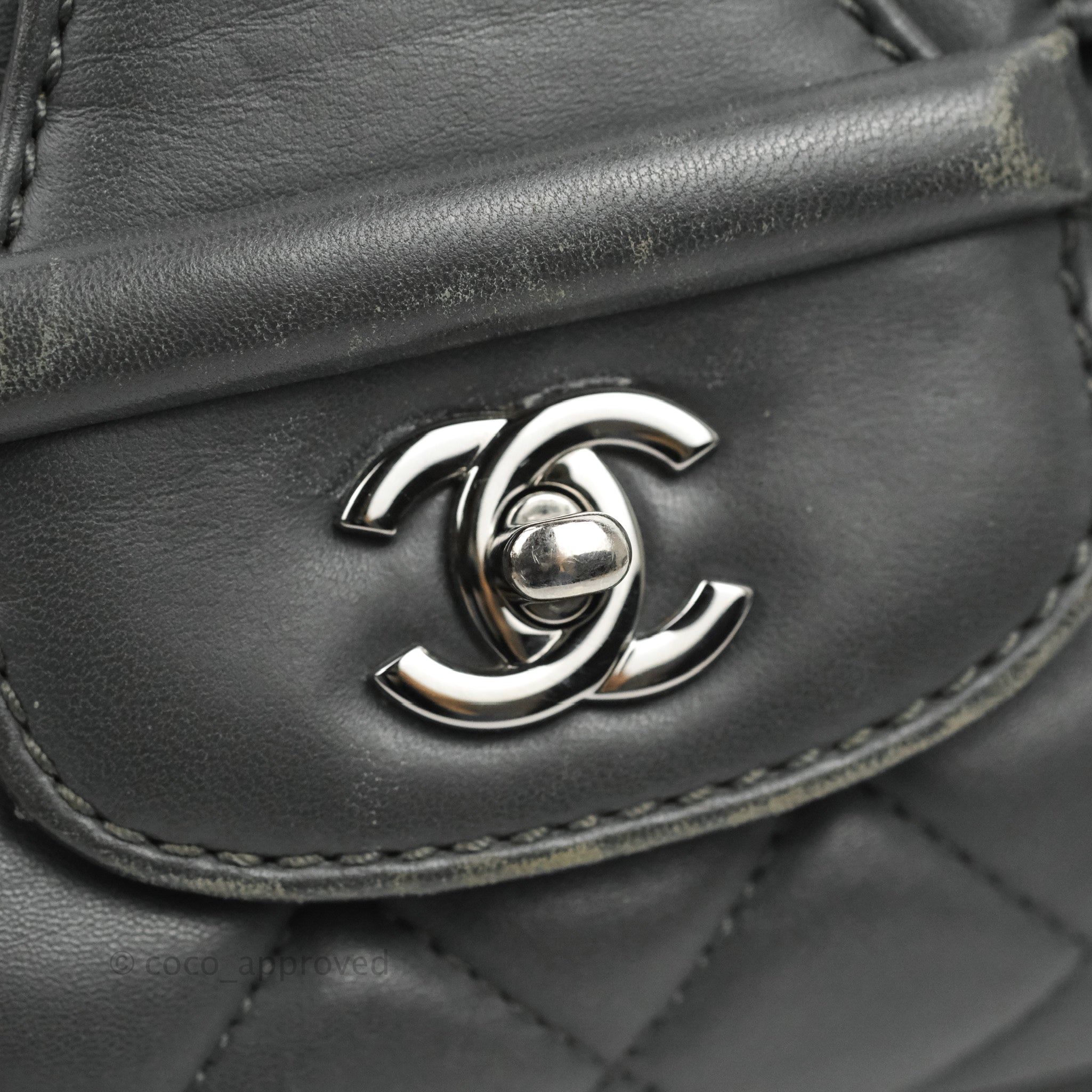 Chanel in the loop flap bag LambSkin GHW สภาพดี - 9brandname