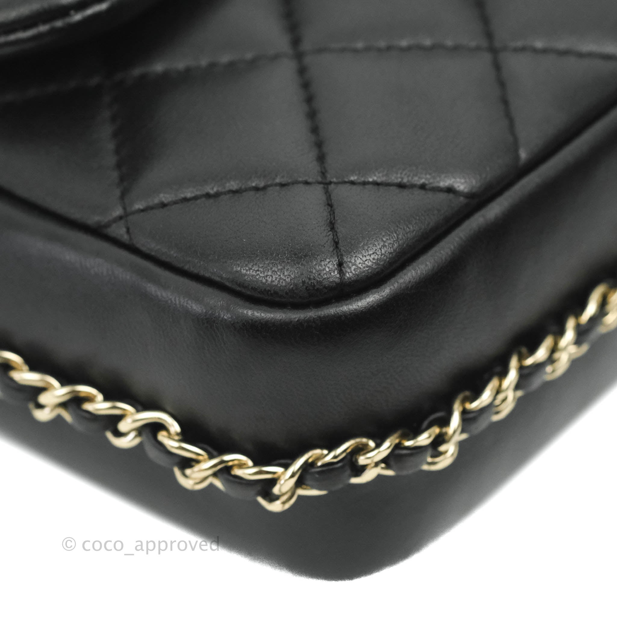 Utallige Isaac Forstad Chanel Logo Pearl Chain Flap Bag Black Lambskin Gold Hardware – Coco  Approved Studio