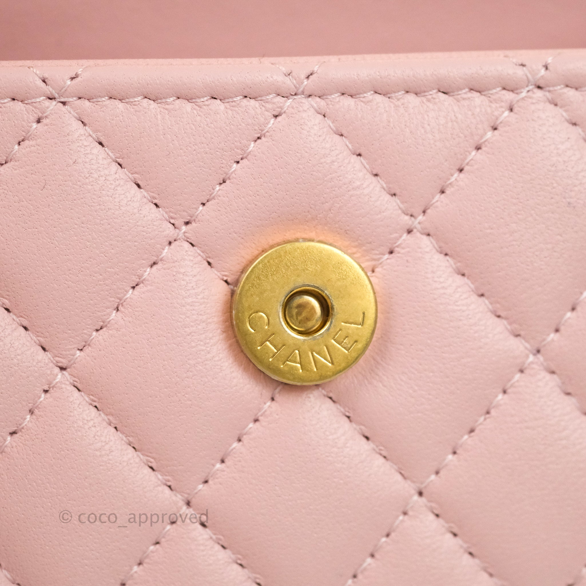 NIB 100%AUTH CHANEL 22B Pink Lambskin Flap Phone Clutch Bag Enamel Jewel  Handle