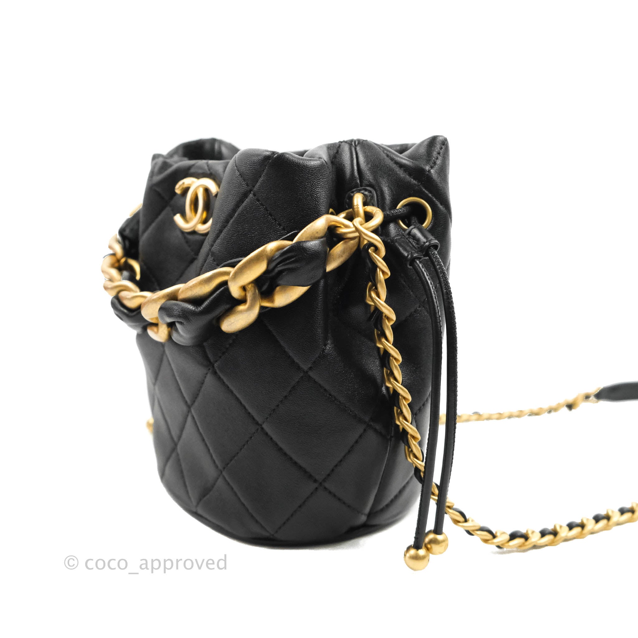 Chanel Small Entwined Chain Drawstring Bucket Bag Black Lambskin Age G –  Coco Approved Studio