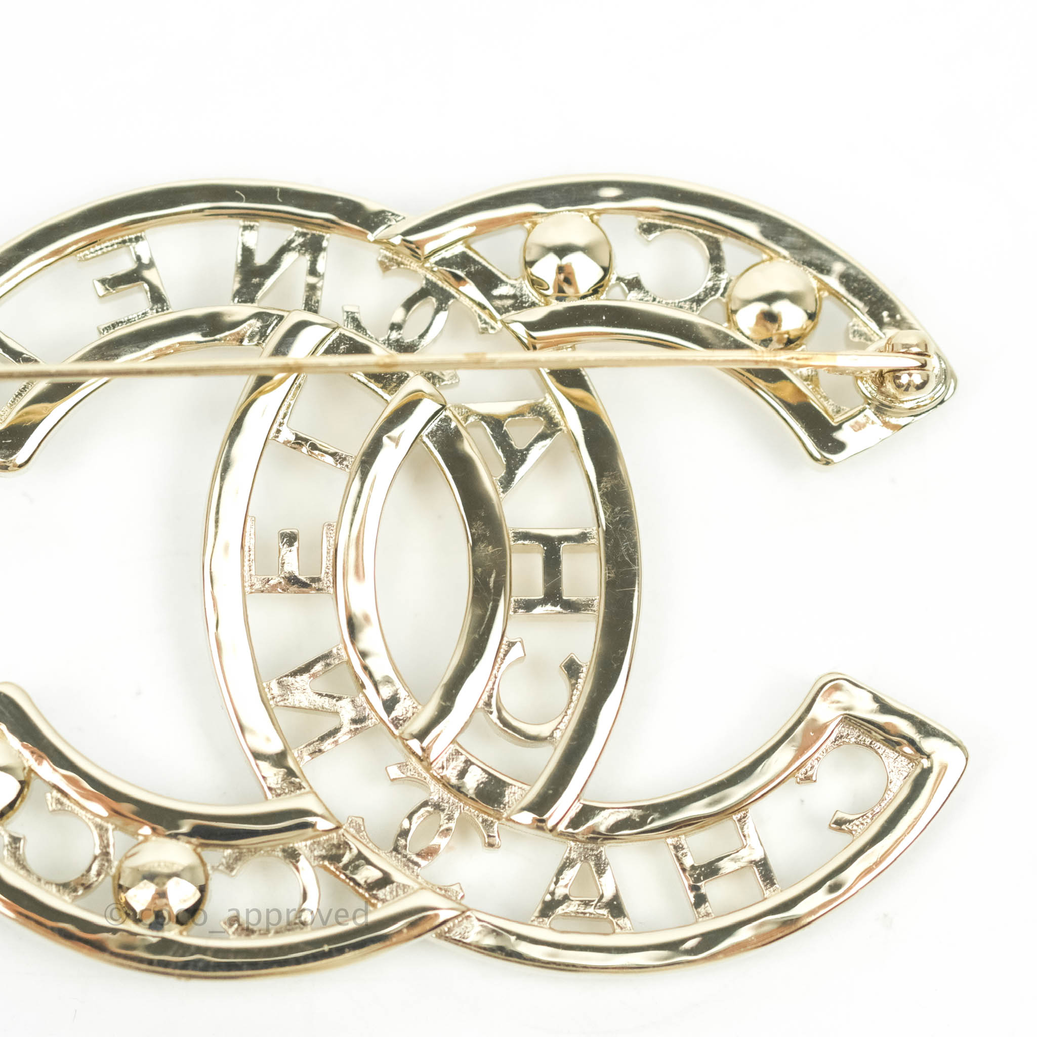 Chanel CC Pearl Crystal Brooch Gold Tone 20B – Coco Approved Studio