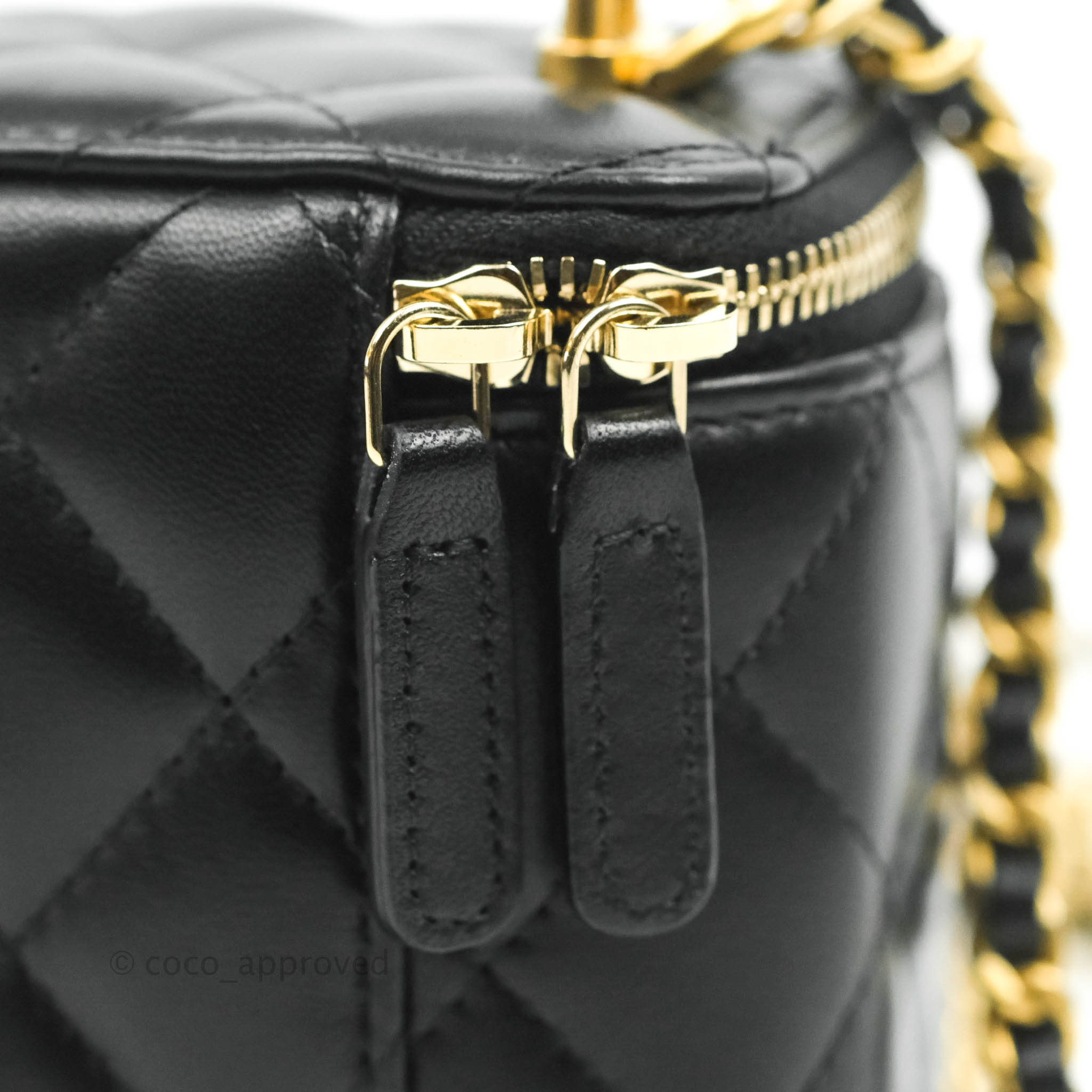 BRAND NEW ! Chanel Black Lambskin Metal Top Handle Small Vanity with Chain  Gold Hardware Crossbody Bag (J0046KN9) - The Attic Place
