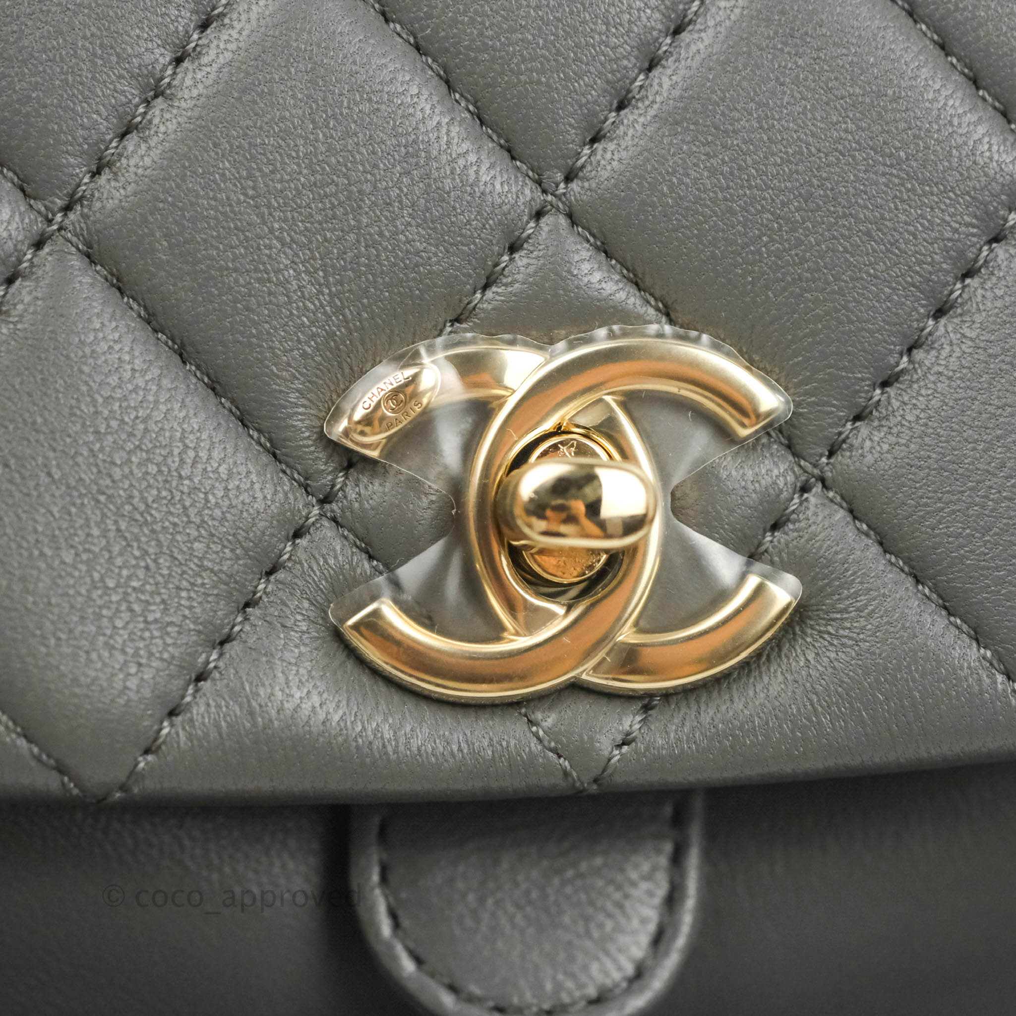 CHANEL CC N°5 Bag Charm Light Gold 105024