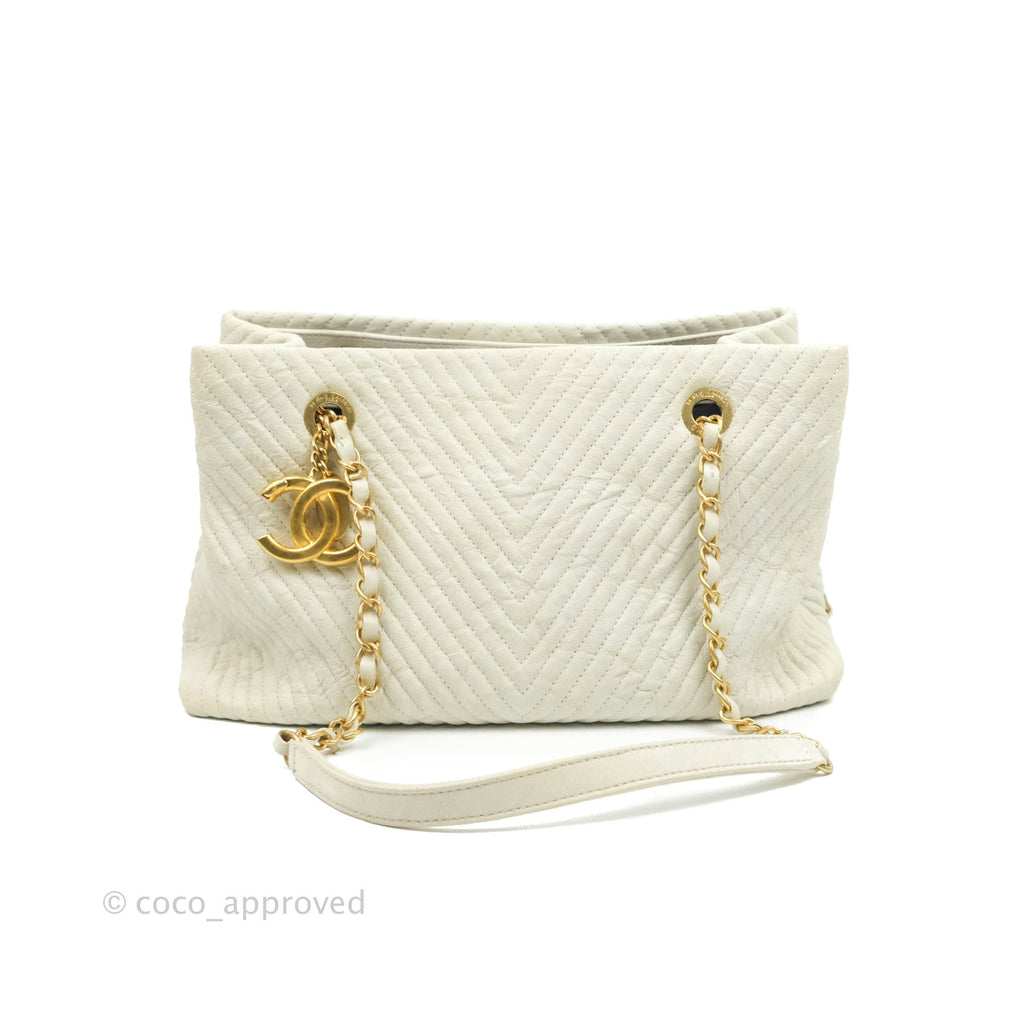 Chanel Chevron Surpique Tote White Crumpled Calfskin Aged Gold Hardware