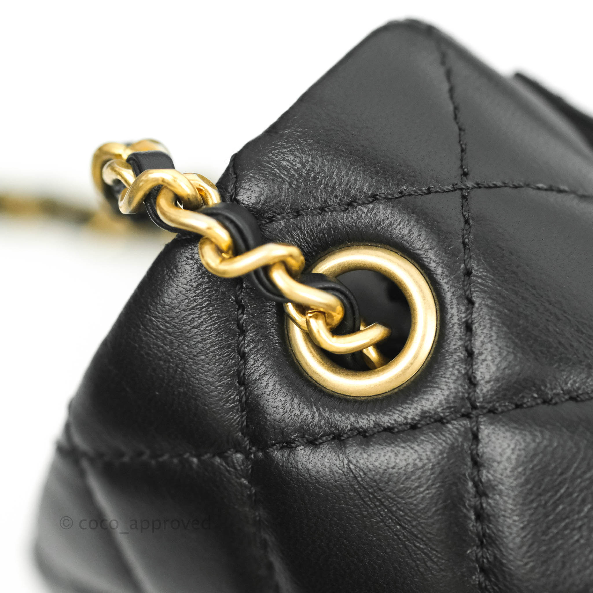 Chanel Timeless flap bag mini square Black Leather ref.177430