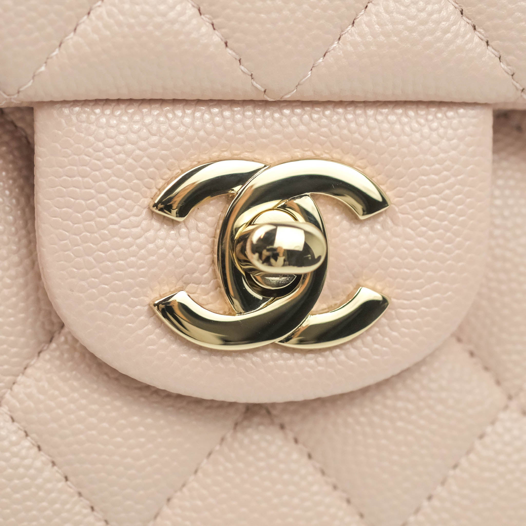 CHANEL 21P Rose Clair Small Coco Handle 